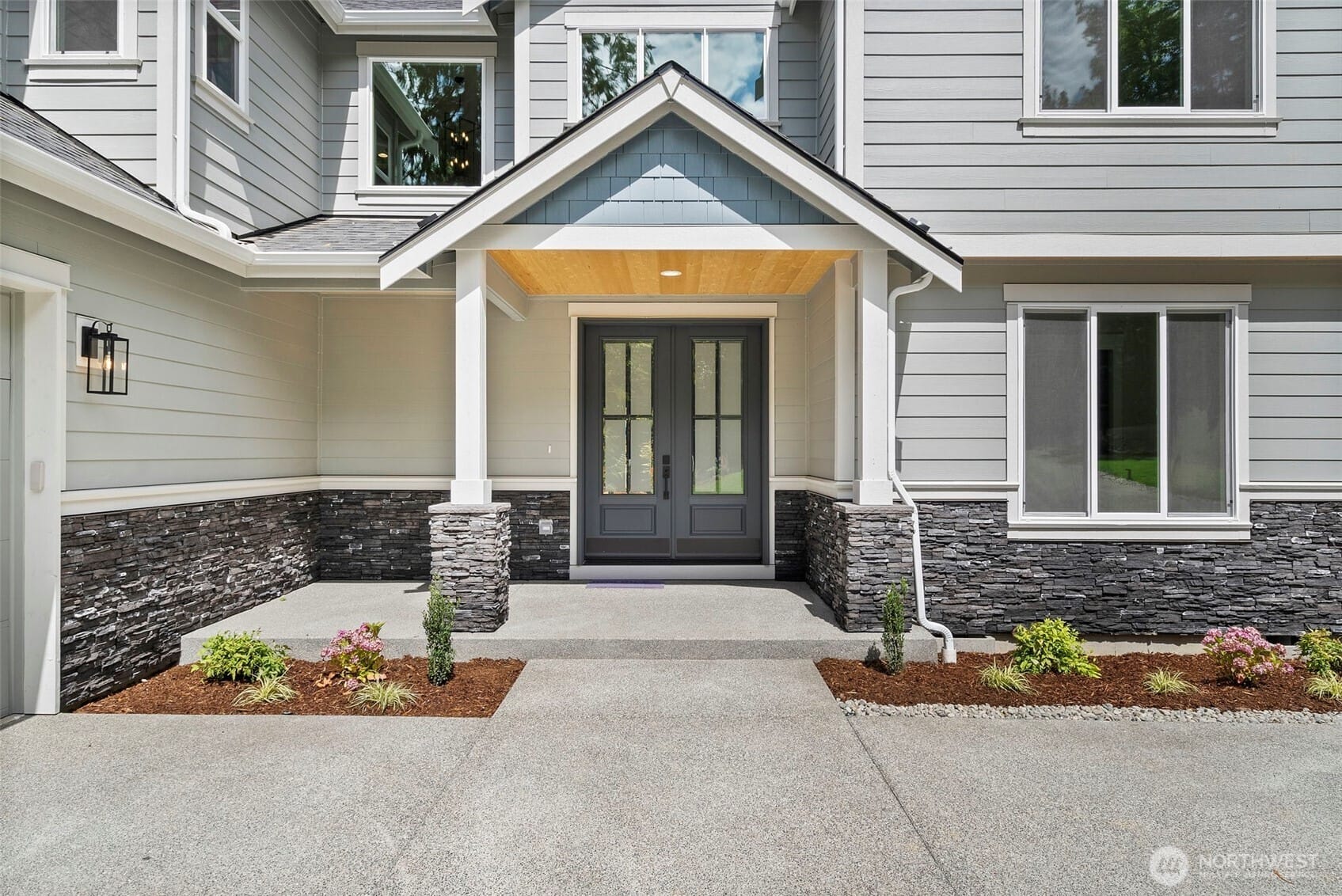 Olympia, Washington, 98502, United States, 4 Bedrooms Bedrooms, ,2 BathroomsBathrooms,Residential,For Sale,1848524