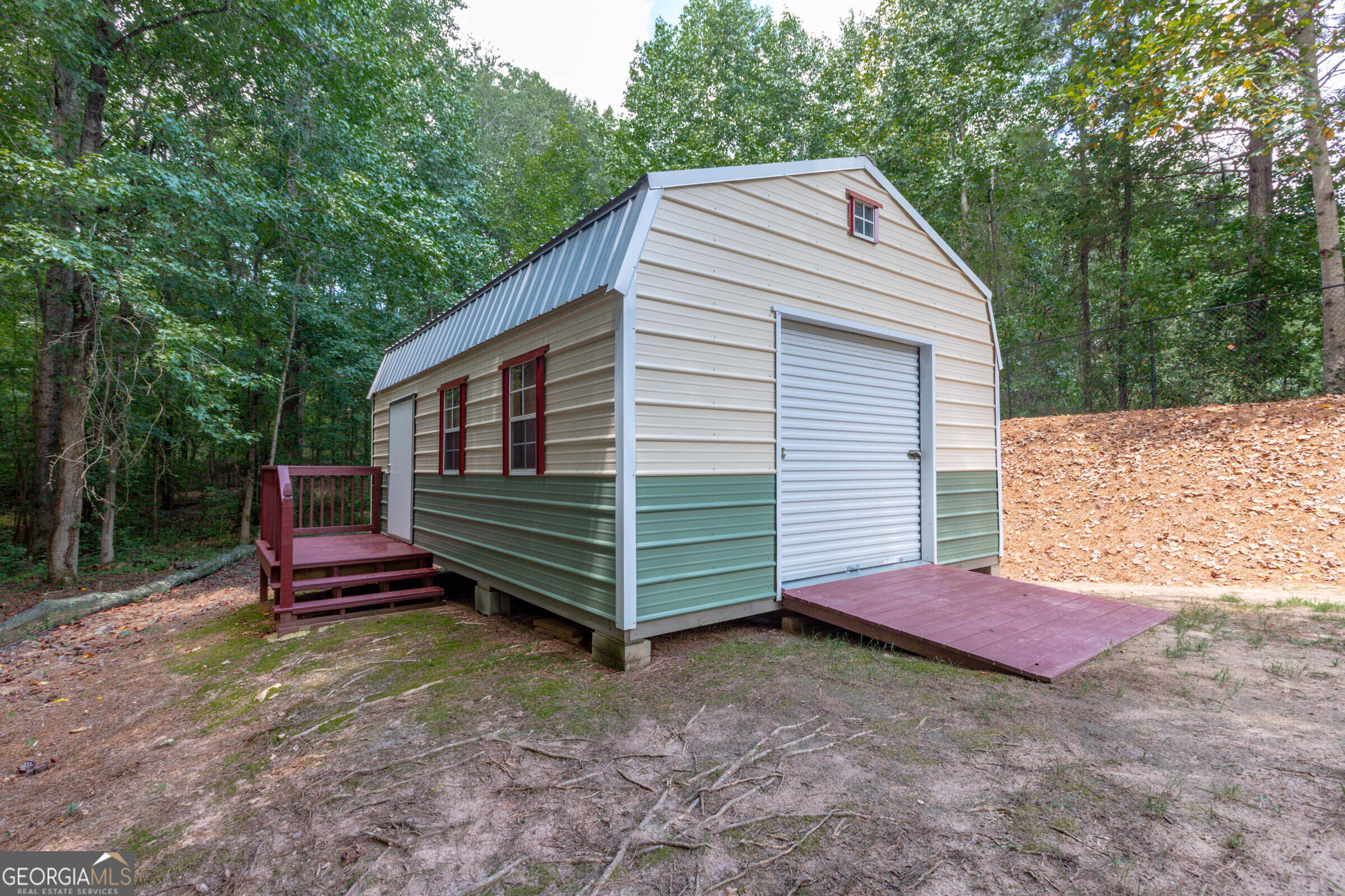 Senoia, Georgia, 30276, United States, 4 Bedrooms Bedrooms, ,3 BathroomsBathrooms,Residential,For Sale,1970203