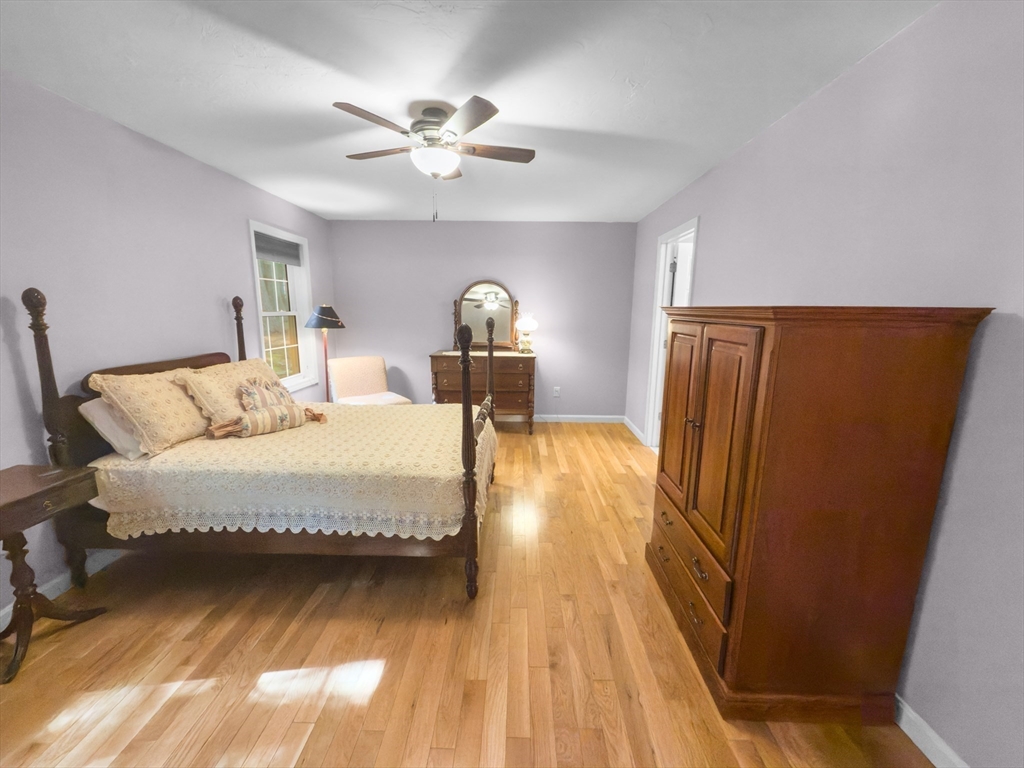 Haverhill, Massachusetts, 01830, United States, 2 Bedrooms Bedrooms, ,3 BathroomsBathrooms,Residential,For Sale,1940361