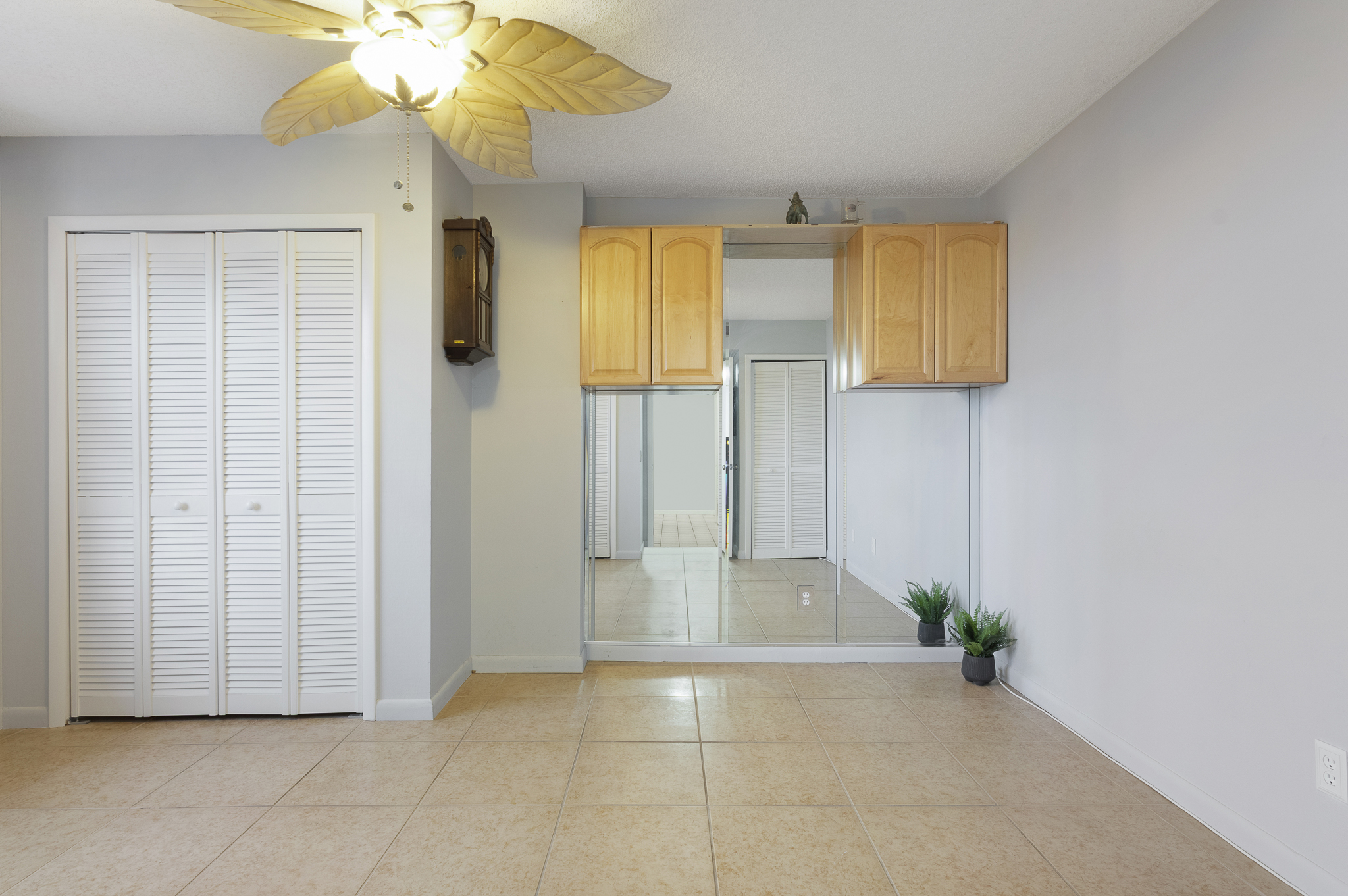 Largo, Florida, 33774, United States, 2 Bedrooms Bedrooms, ,2 BathroomsBathrooms,Residential,For Sale,2008953