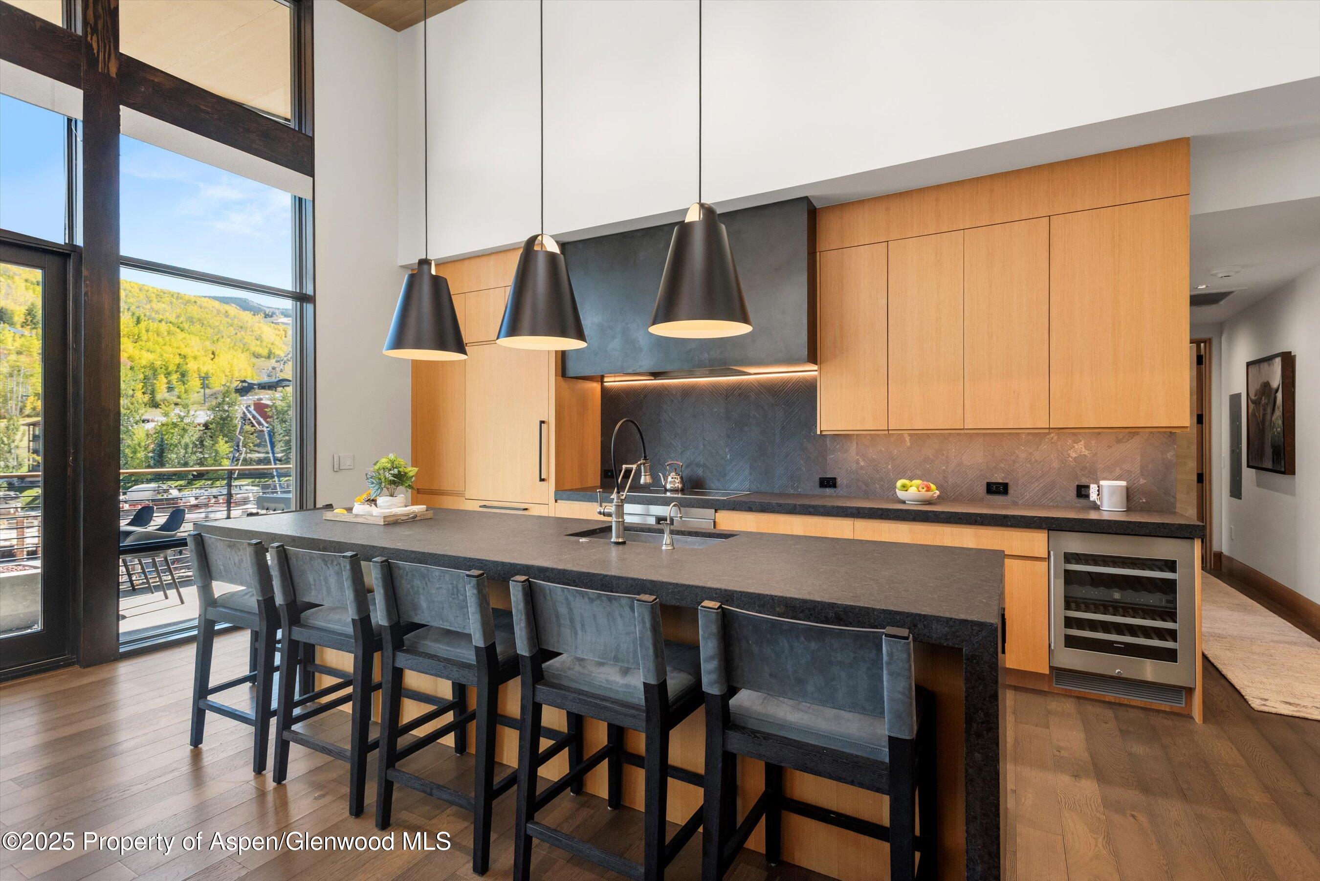 Snowmass Village, Colorado, 81615, United States, 3 Bedrooms Bedrooms, ,3 BathroomsBathrooms,Residential,For Sale,1997105