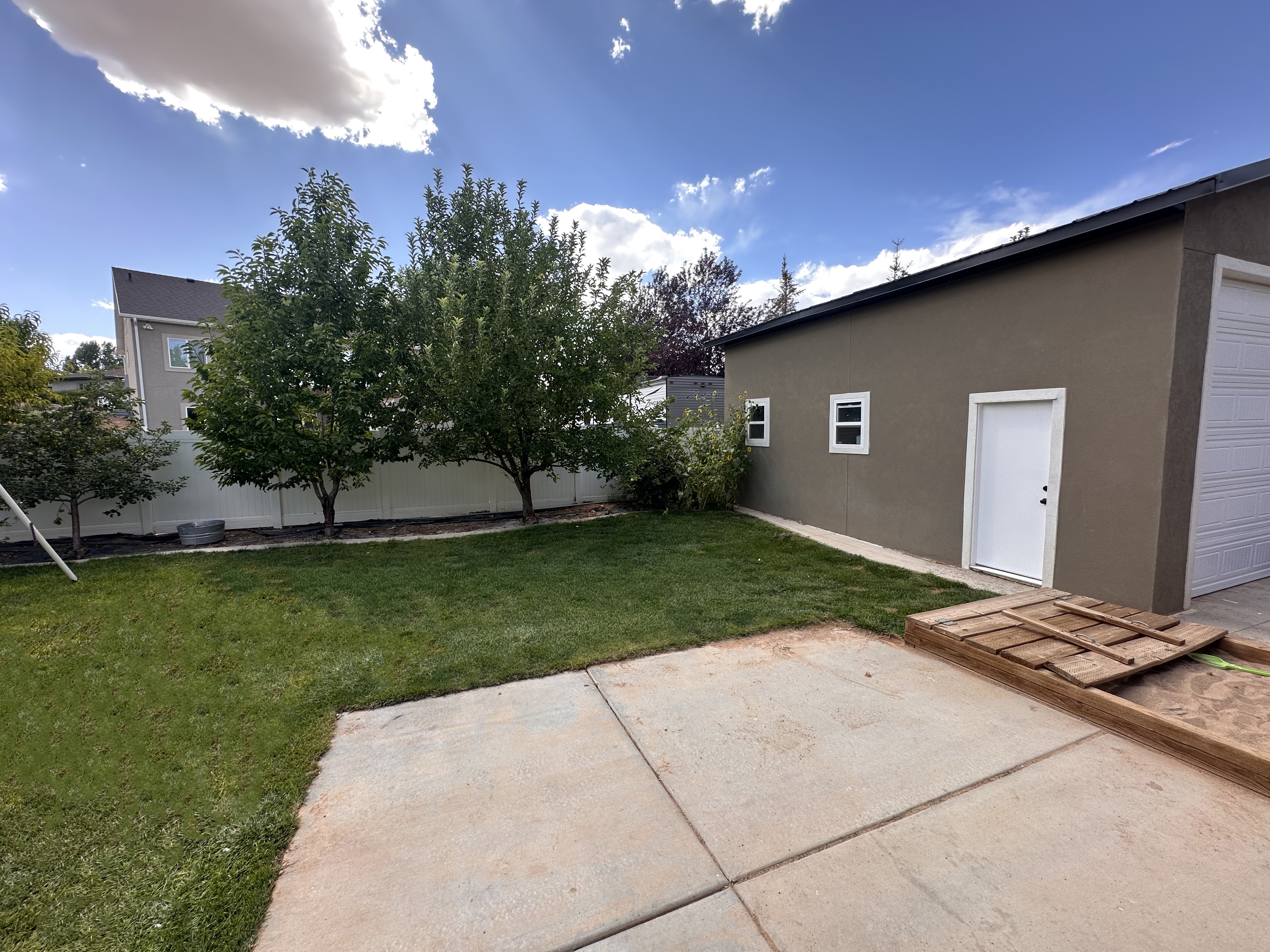 Roosevelt, Utah, 84066, United States, 6 Bedrooms Bedrooms, ,3 BathroomsBathrooms,Residential,For Sale,1976583