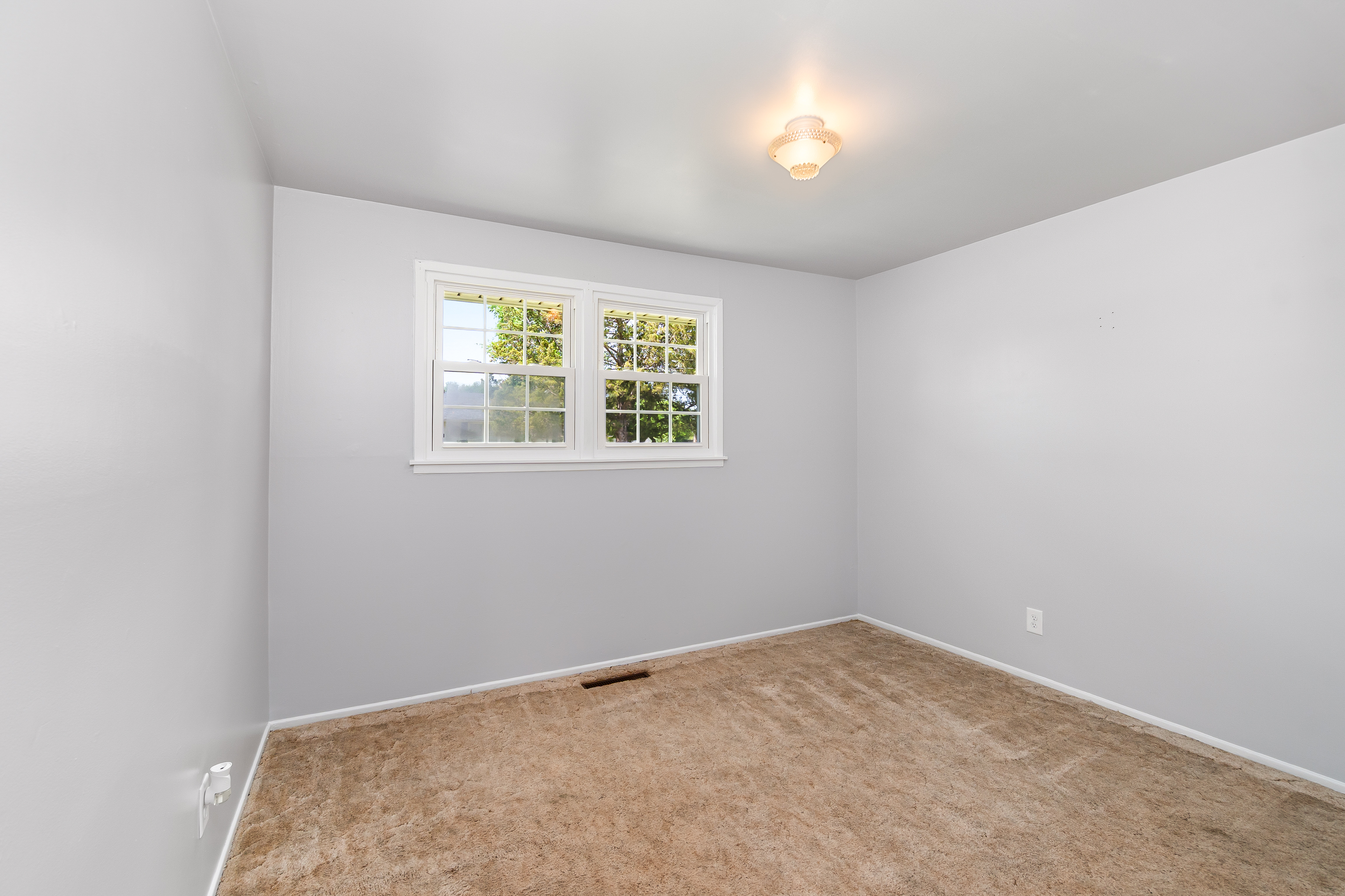  906 Stratford Rd - 物件實景