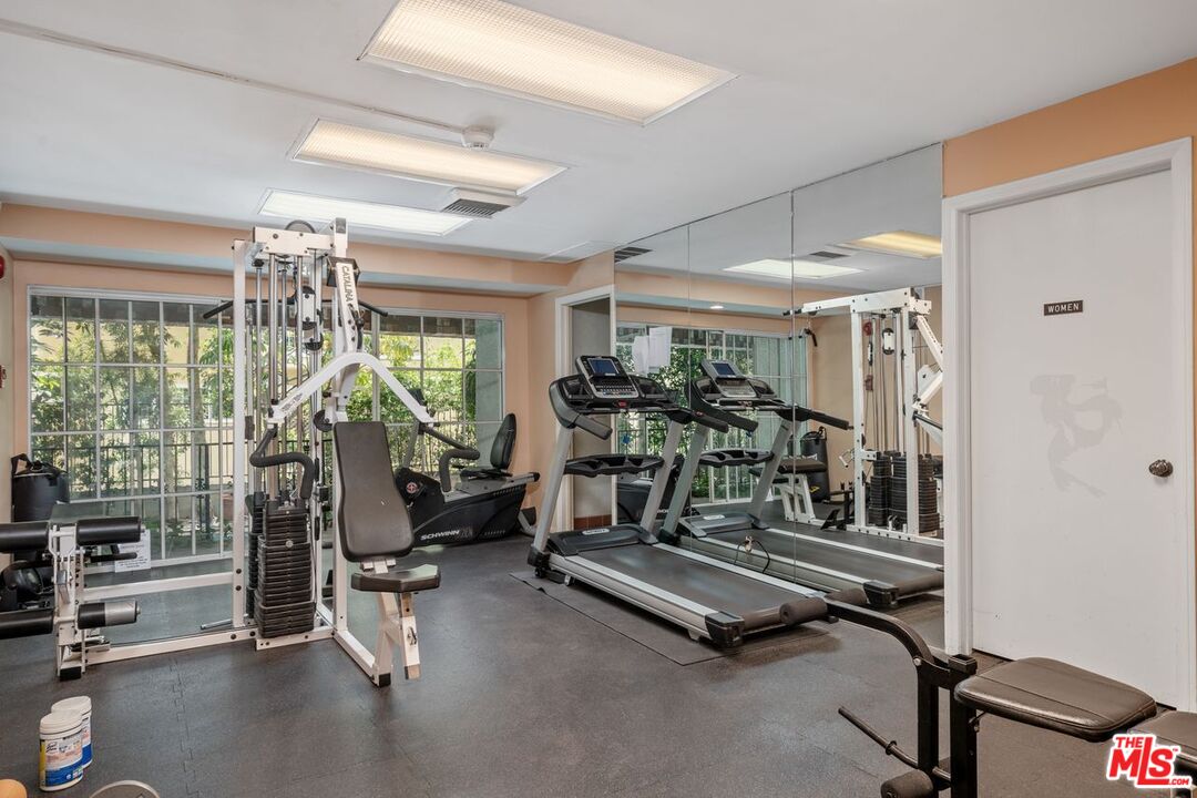 Los Angeles, California, 90024, United States, 2 Bedrooms Bedrooms, ,2 BathroomsBathrooms,Residential,For Sale,1876383