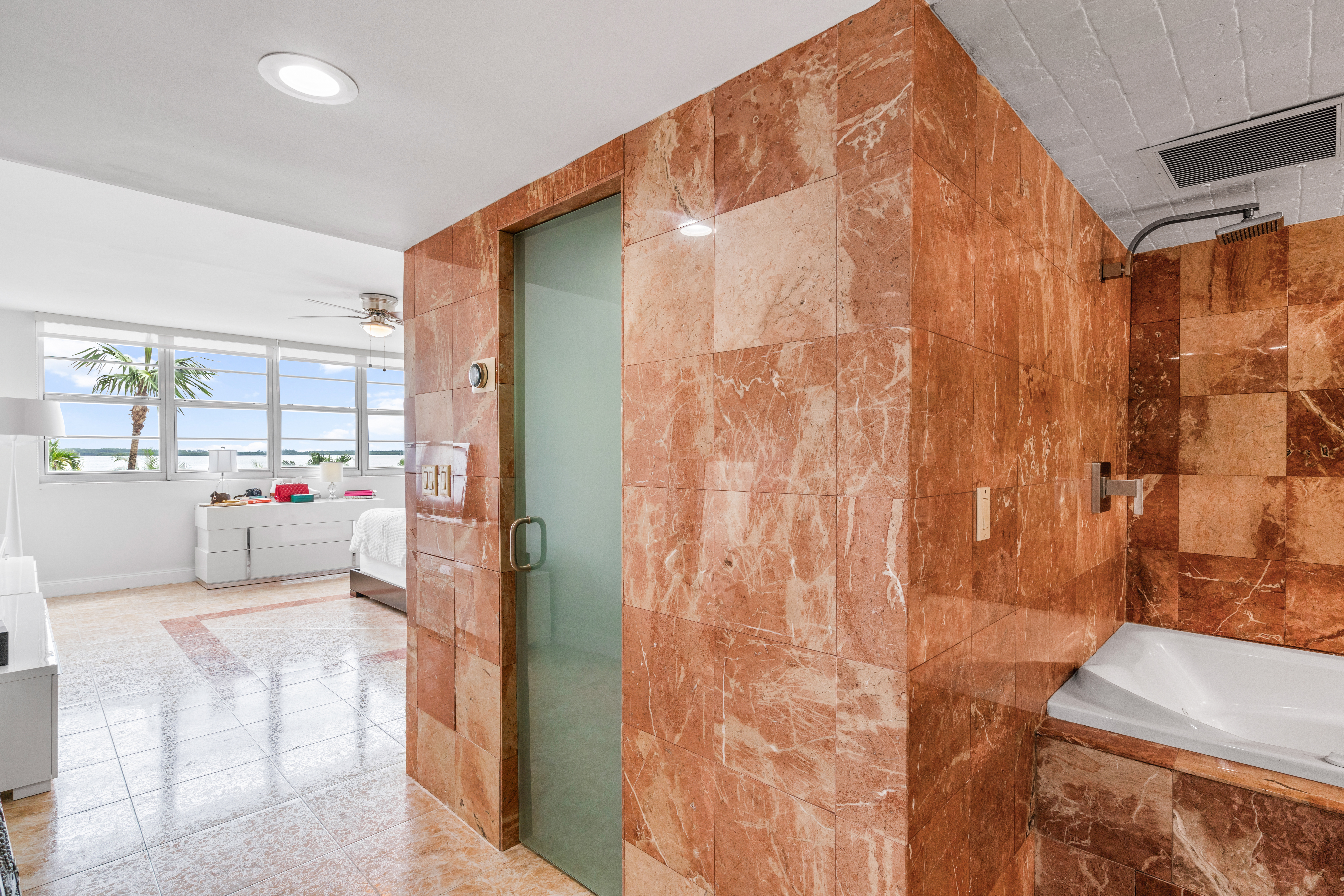  905 Brickell Bay Dr, Miami, FL, 33131 - 物件實景