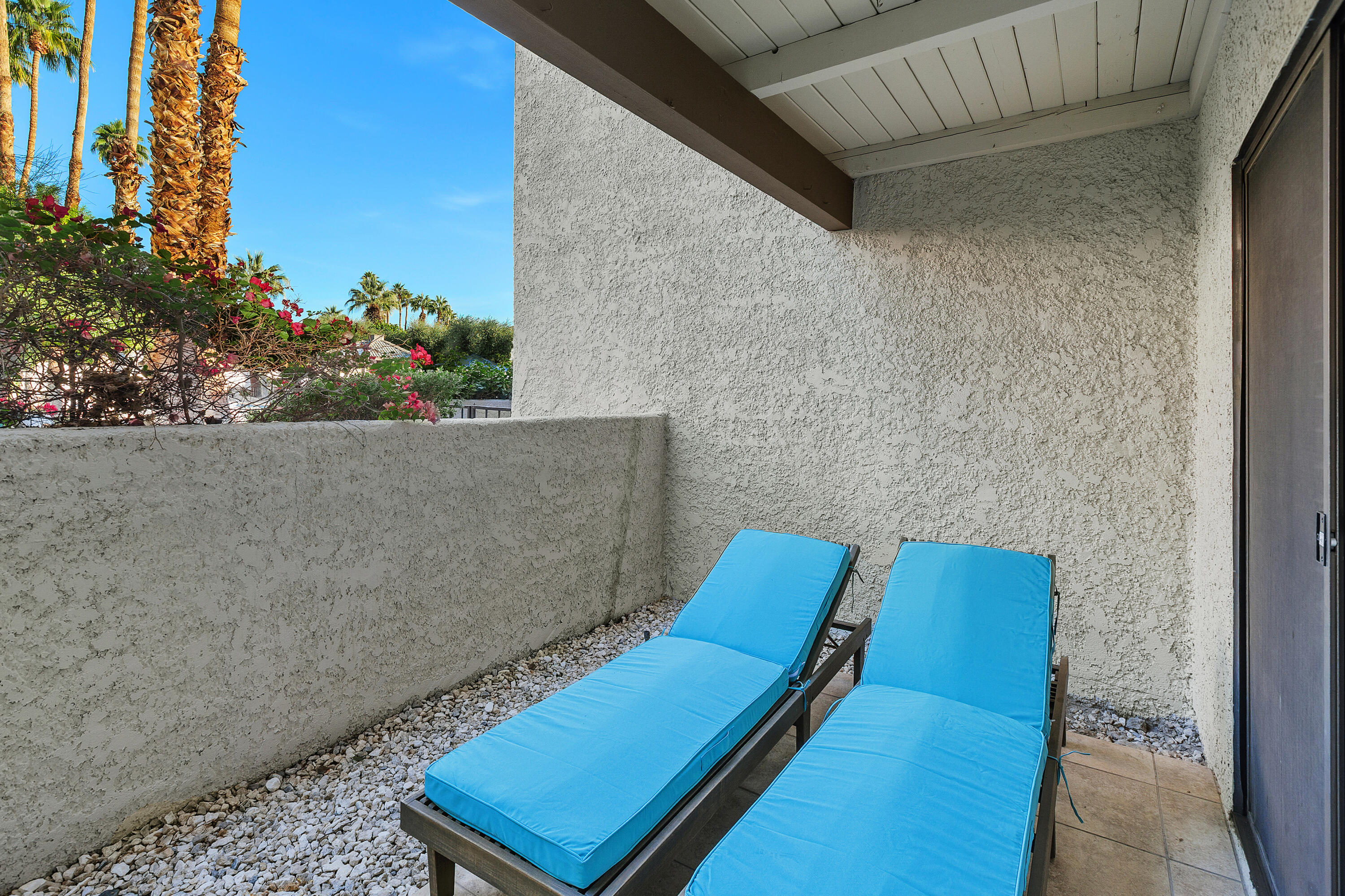 Palm Springs, California, 92264, United States, 3 Bedrooms Bedrooms, ,2 BathroomsBathrooms,Residential,For Sale,1998935