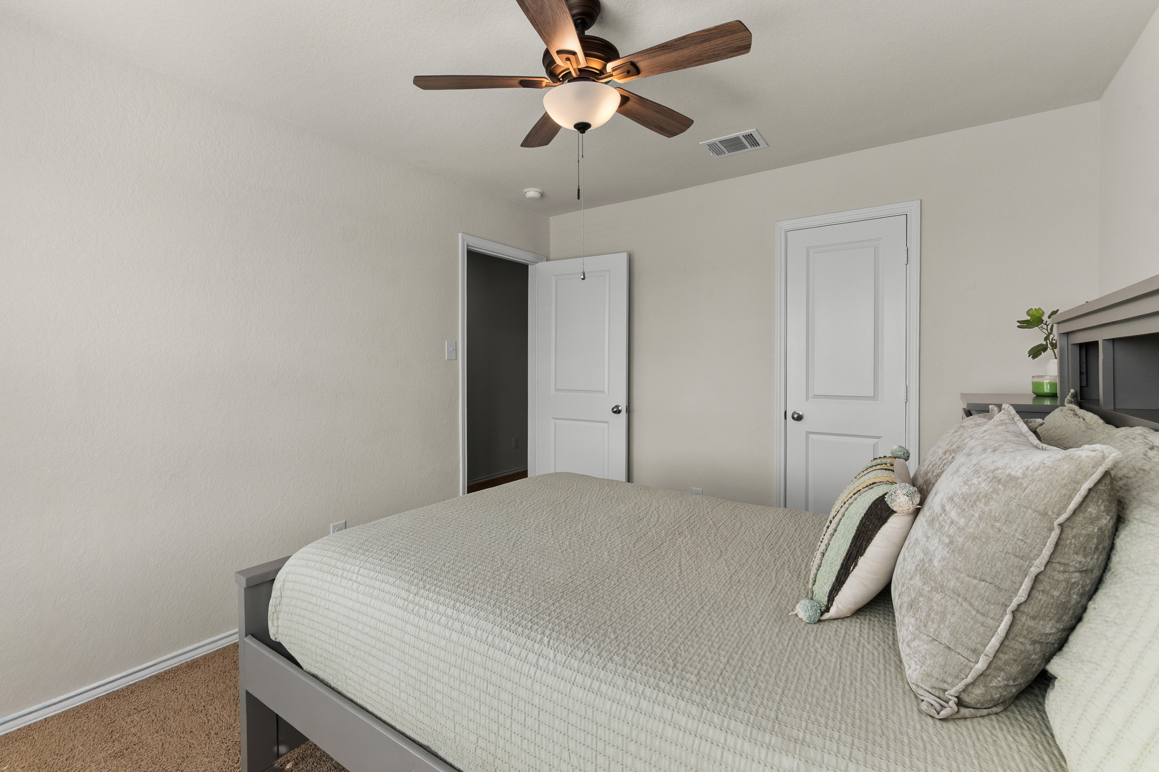 New Braunfels Living with a 2.99% Assumable VA Loan - 物件實景