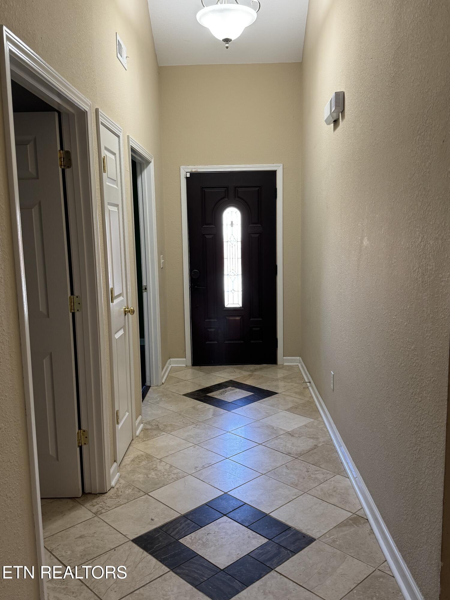 Knoxville, Tennessee, 37932, United States, 4 Bedrooms Bedrooms, ,4 BathroomsBathrooms,Residential,For Sale,1975701