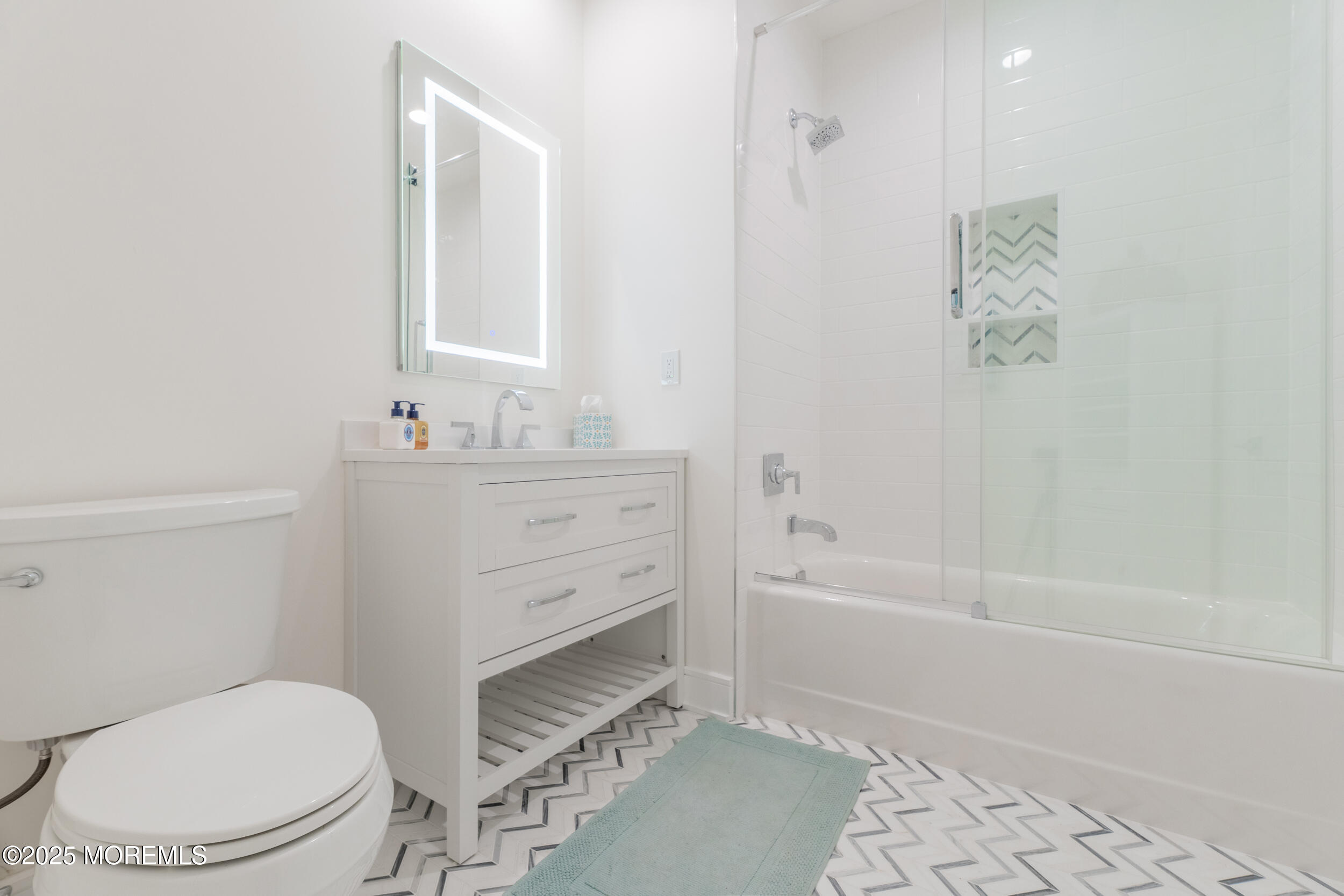 Long Branch, New Jersey, 07740, United States, 3 Bedrooms Bedrooms, ,2 BathroomsBathrooms,Residential,For Sale,1895123