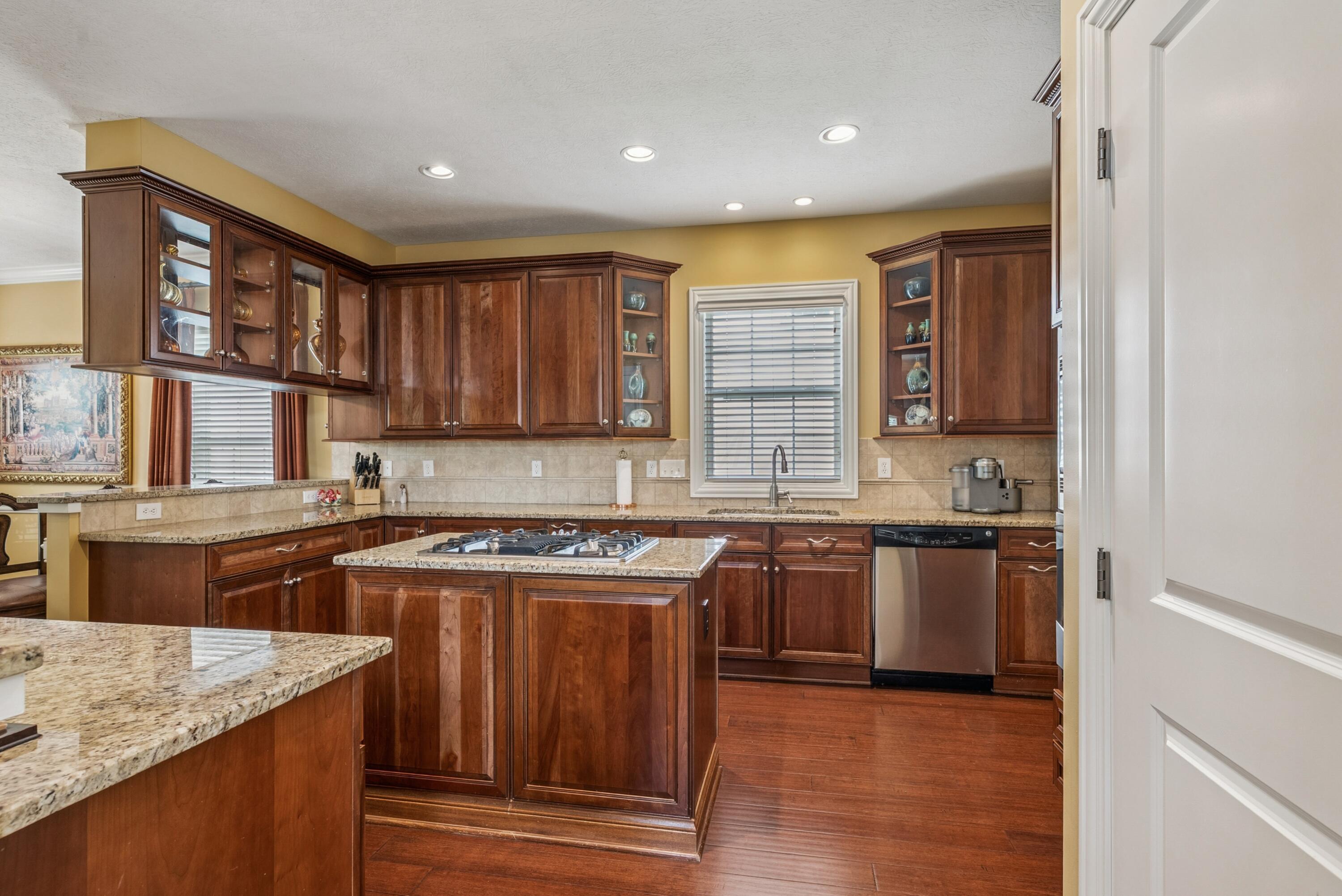 New Albany, Ohio, 43054, United States, 4 Bedrooms Bedrooms, ,5 BathroomsBathrooms,Residential,For Sale,1913750
