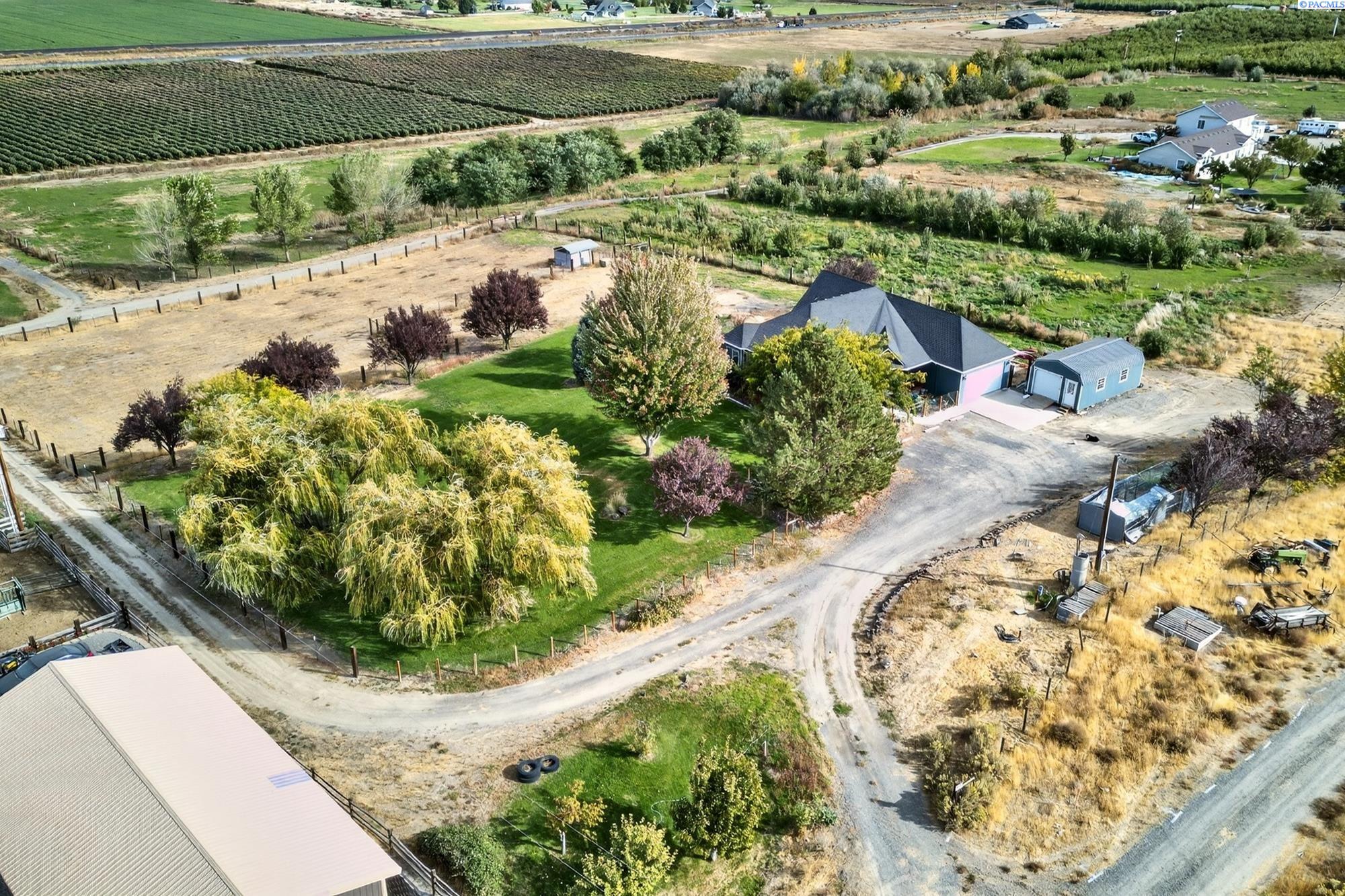 Prosser, Washington, 99350, United States, 3 Bedrooms Bedrooms, ,2 BathroomsBathrooms,Residential,For Sale,1964108