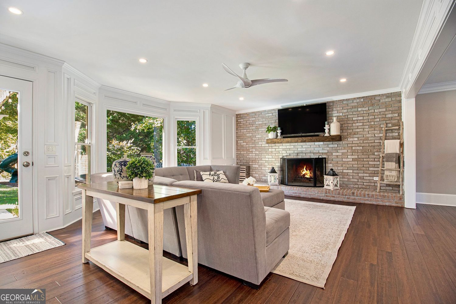 Alpharetta, Georgia, 30004, United States, 4 Bedrooms Bedrooms, ,3 BathroomsBathrooms,Residential,For Sale,1968344