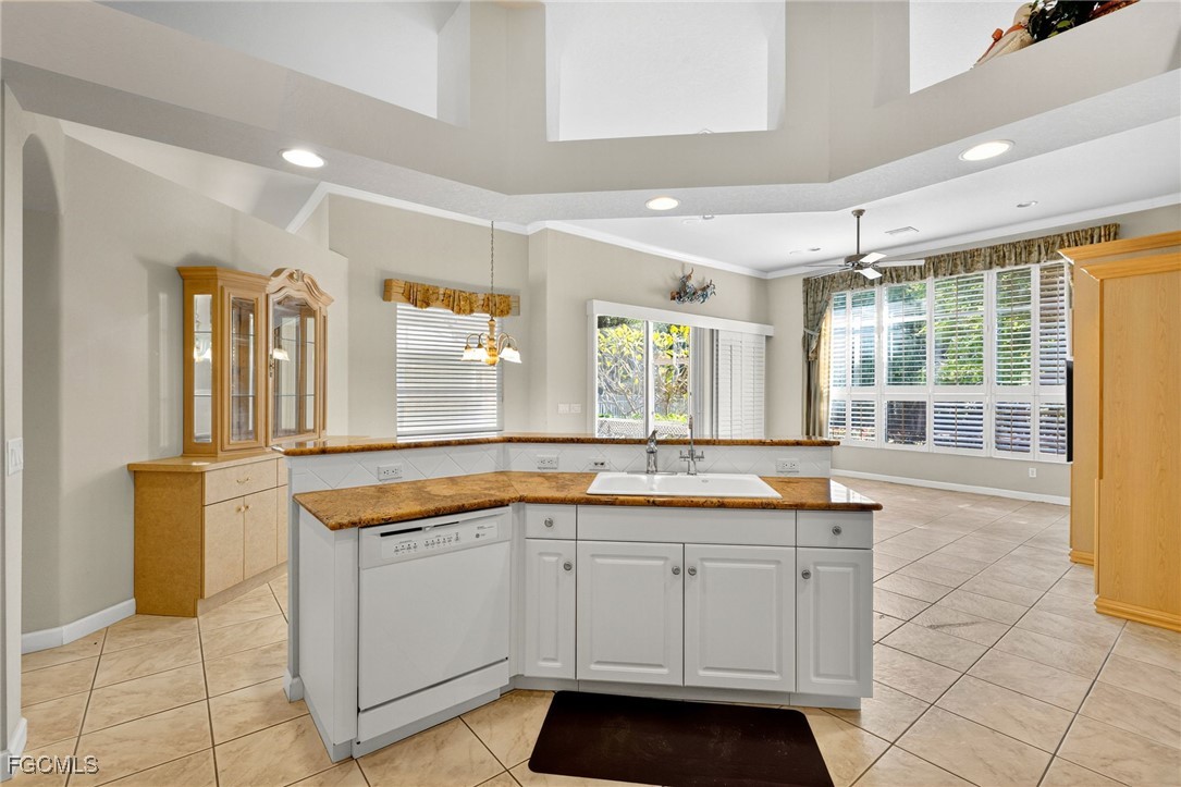 Fort Myers, Florida, 33907, United States, 3 Bedrooms Bedrooms, ,3 BathroomsBathrooms,Residential,For Sale,1985643