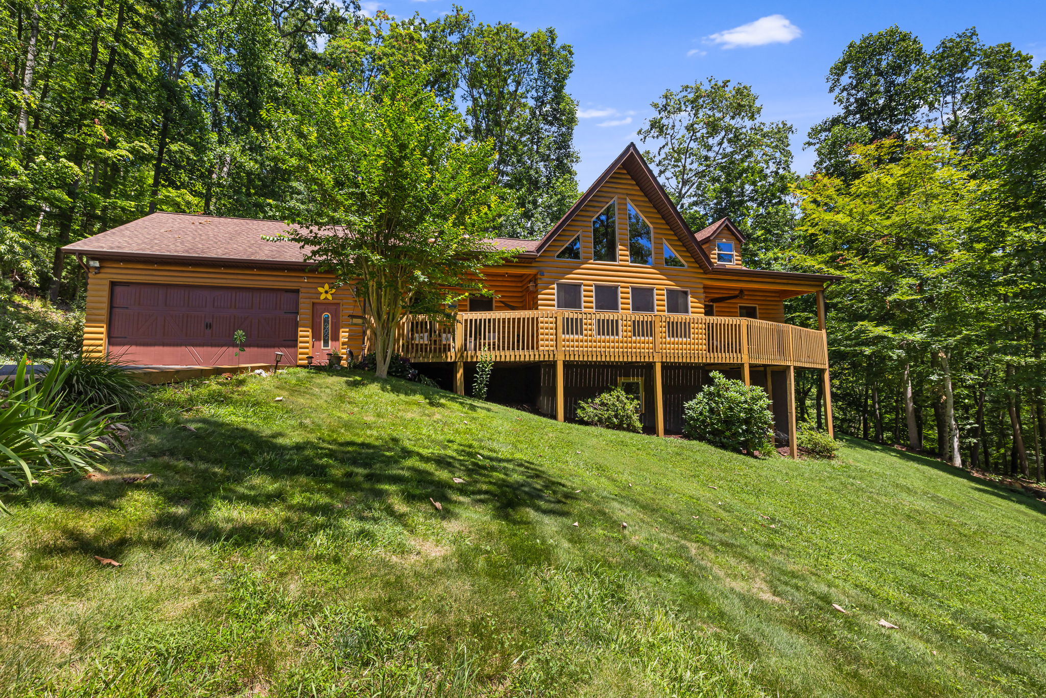 Burnsville, North Carolina, 28714, United States, 2 Bedrooms Bedrooms, ,Residential,For Sale,1931797