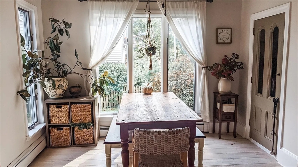 Easton, Massachusetts, 02356, United States, 3 Bedrooms Bedrooms, ,2 BathroomsBathrooms,Residential,For Sale,1988046