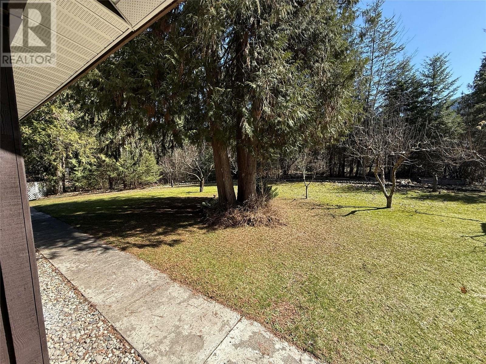 WINLAW, British Columbia, V0G 2J0, CA, 4 Bedrooms Bedrooms, ,1 BathroomBathrooms,Residential,For Sale,1837554