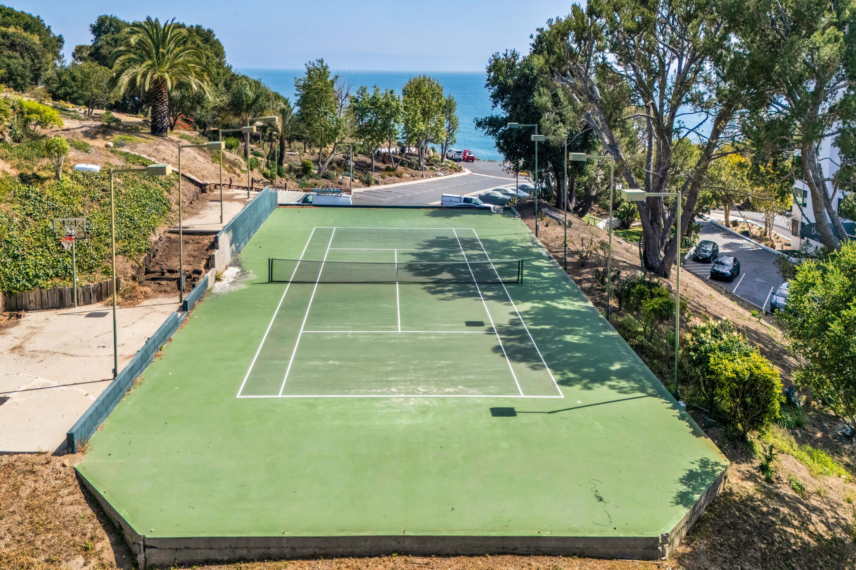  17352 W Sunset Blvd - 物件實景