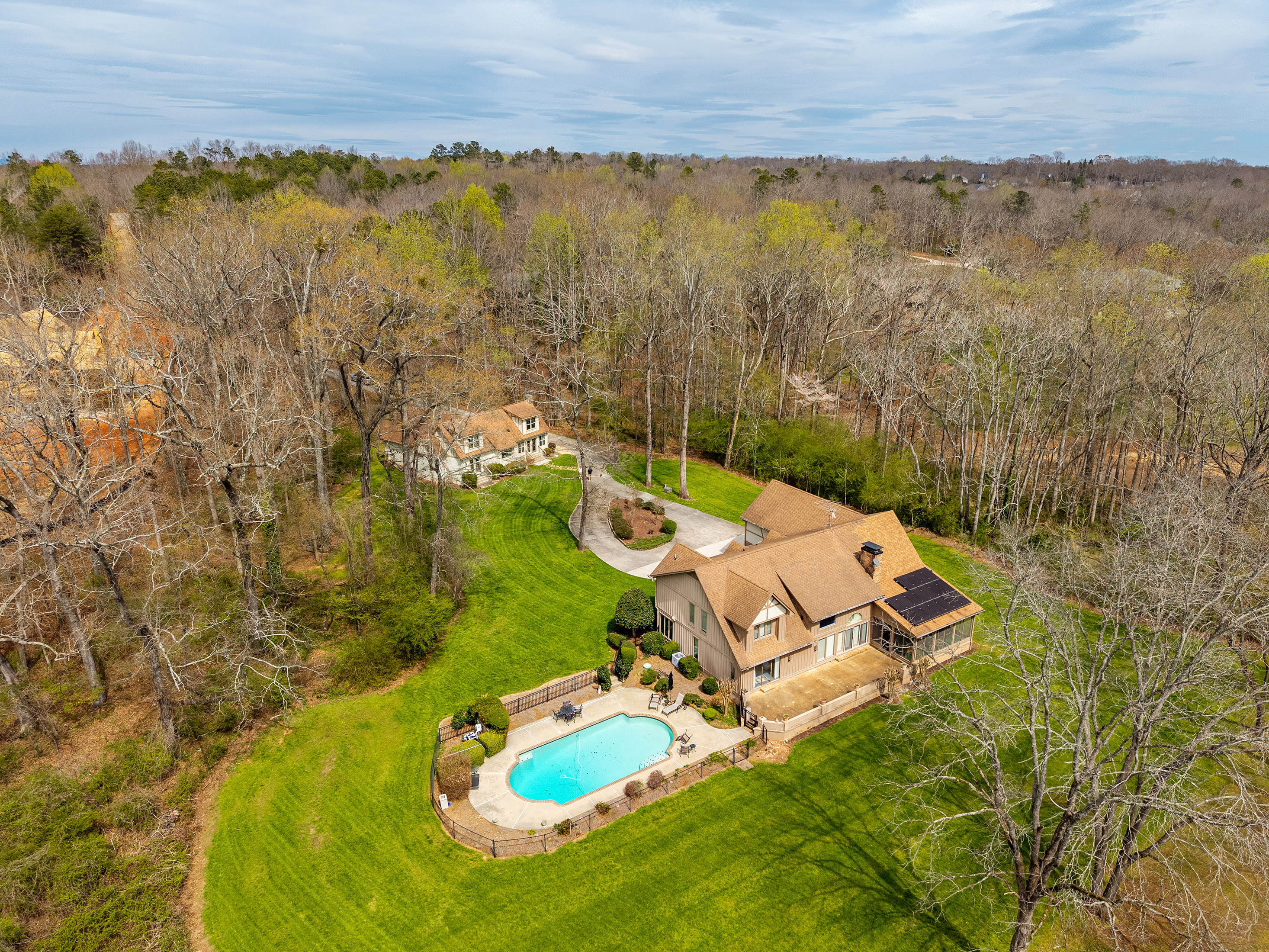  Lakefront Estate with Private Dock, Guest Home and Pool - 物件實景
