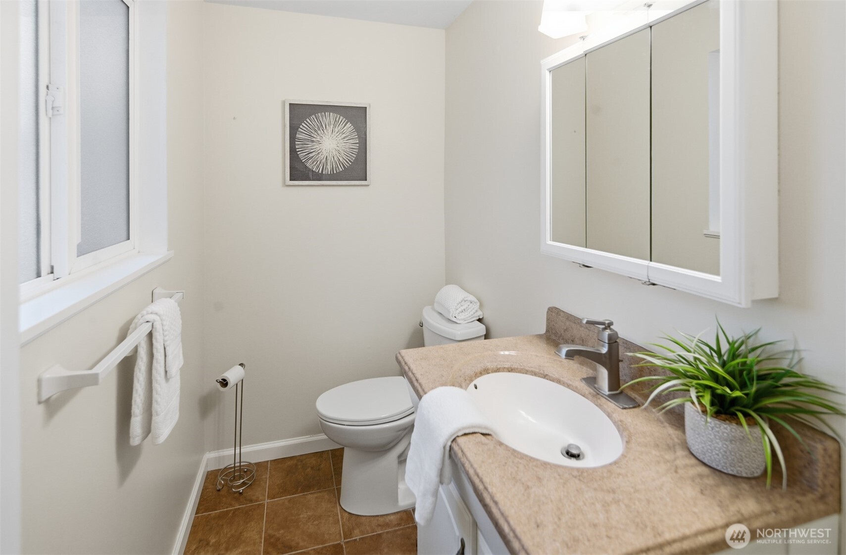 Kirkland, Washington, 98033, United States, 4 Bedrooms Bedrooms, ,3 BathroomsBathrooms,Residential,For Sale,1995670