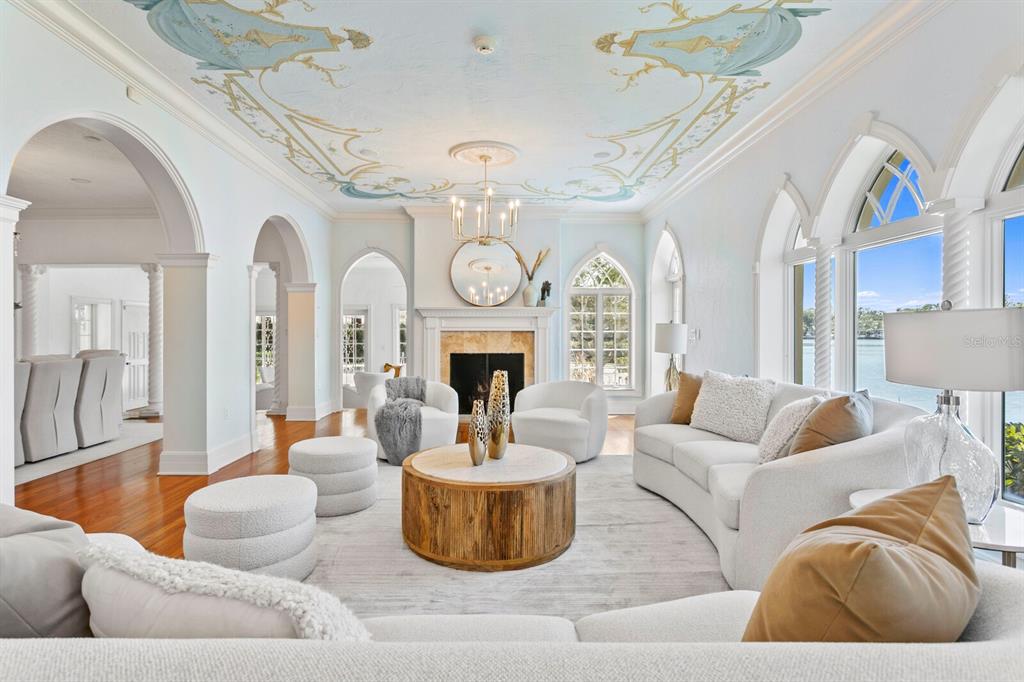 St Petersburg, Florida, 33704, United States, 4 Bedrooms Bedrooms, ,5 BathroomsBathrooms,Residential,For Sale,1794031