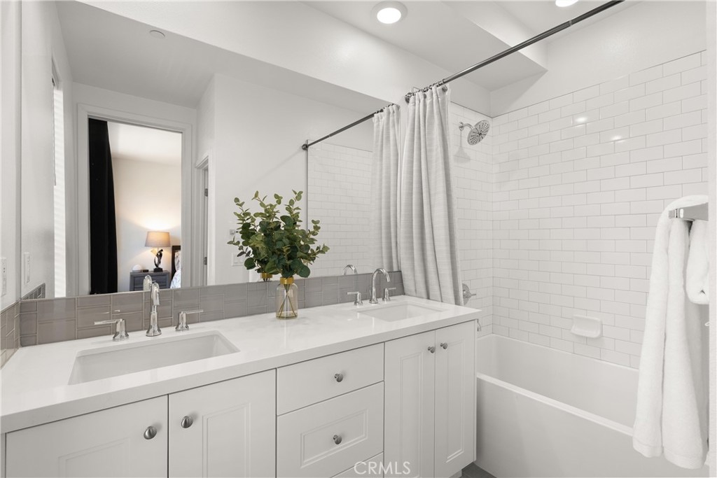 Dana Point, California, 92629, United States, 2 Bedrooms Bedrooms, ,3 BathroomsBathrooms,Residential,For Sale,1905970