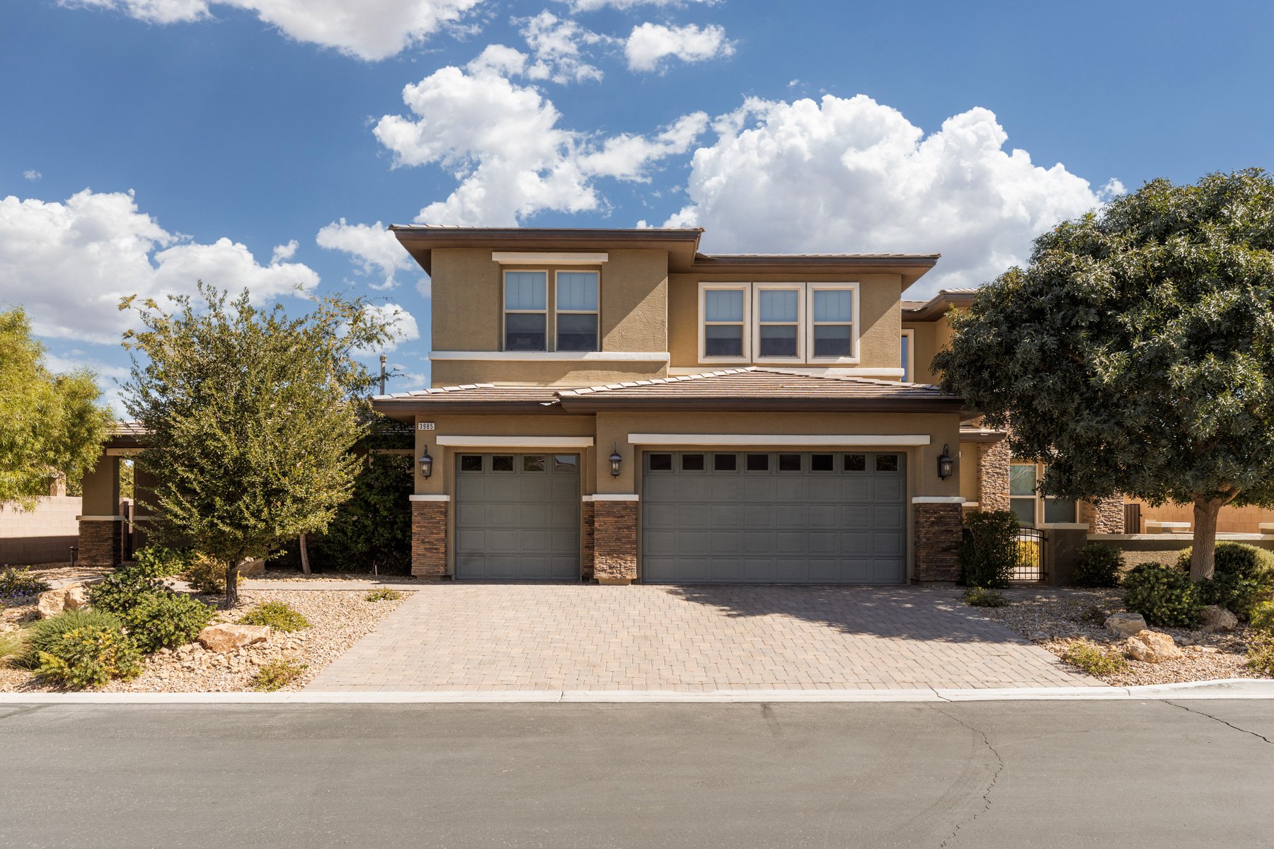 Jacob Lake Cir, Las Vegas, NV 89118
