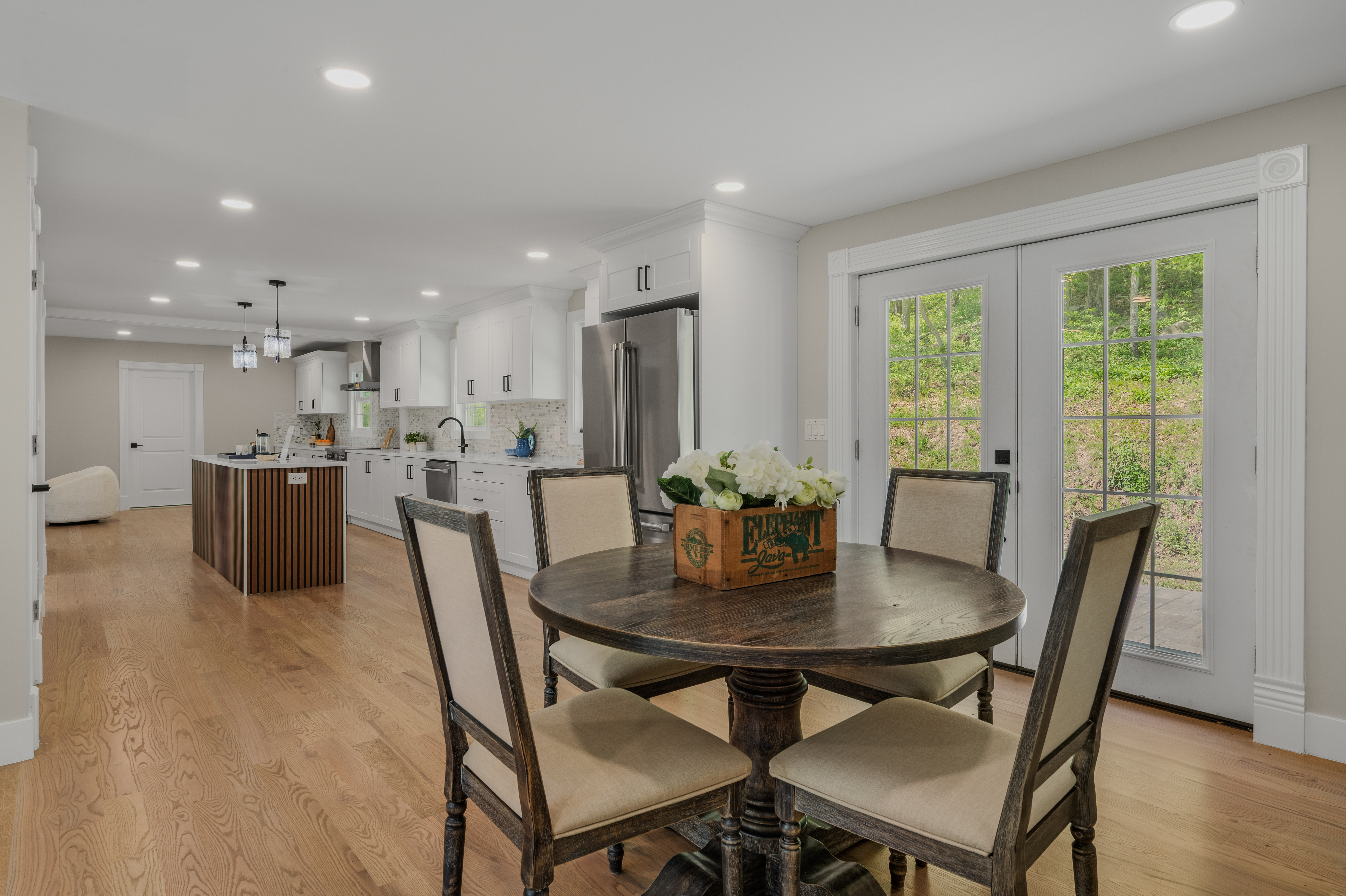  Beautiful and Spacious Colonial Home on 2.55 Acres - 物件實景