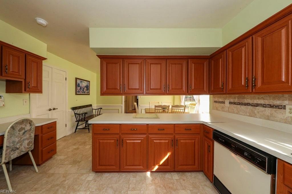 Virginia Beach, Virginia, 23464, United States, 5 Bedrooms Bedrooms, ,3 BathroomsBathrooms,Residential,For Sale,1996742