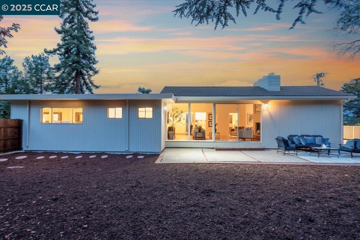 Redwood City, California, 94062, United States, 4 Bedrooms Bedrooms, ,3 BathroomsBathrooms,Residential,For Sale,1989163