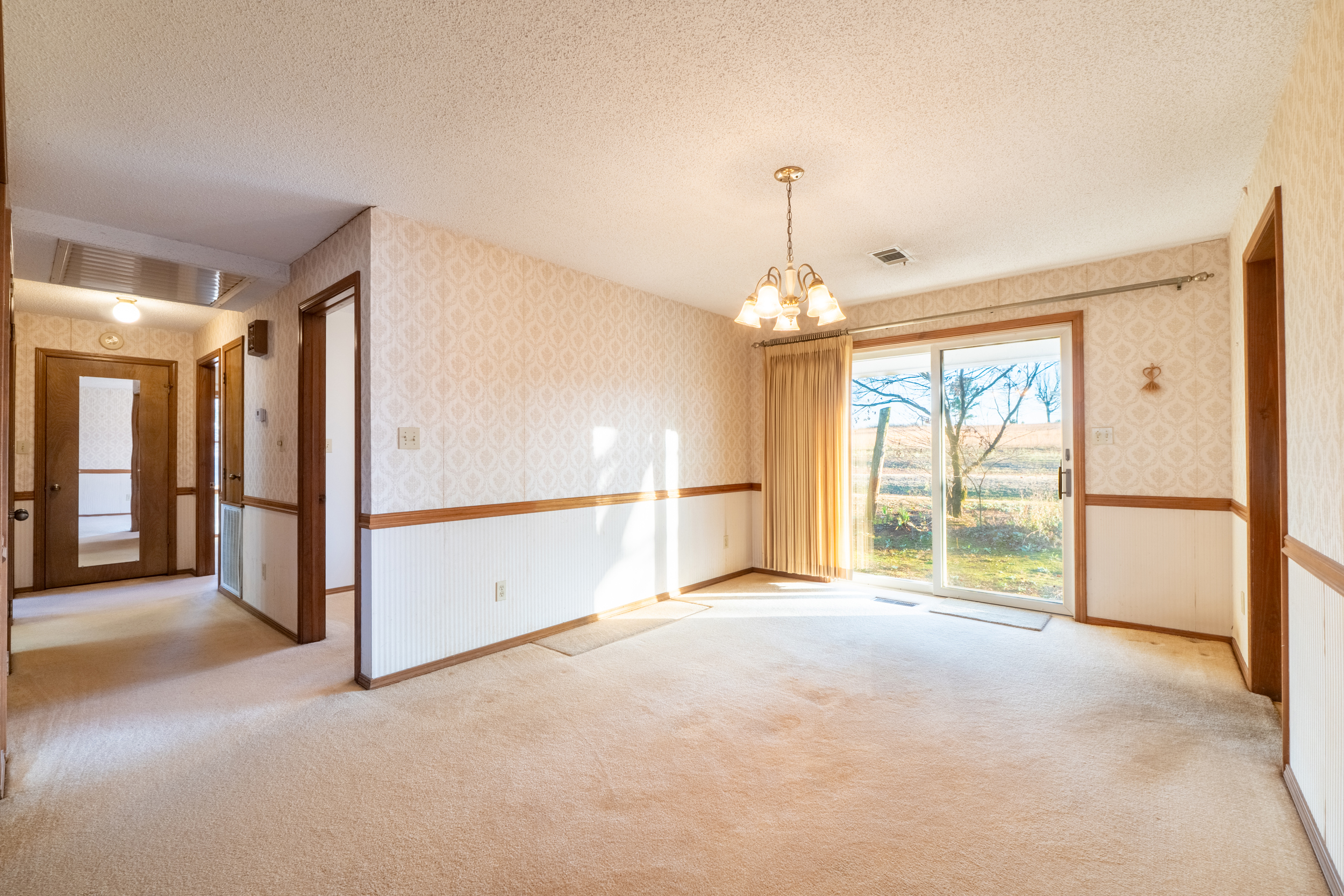 Clarksville, Arkansas, 72830, United States, 3 Bedrooms Bedrooms, ,3 BathroomsBathrooms,Residential,For Sale,2010722