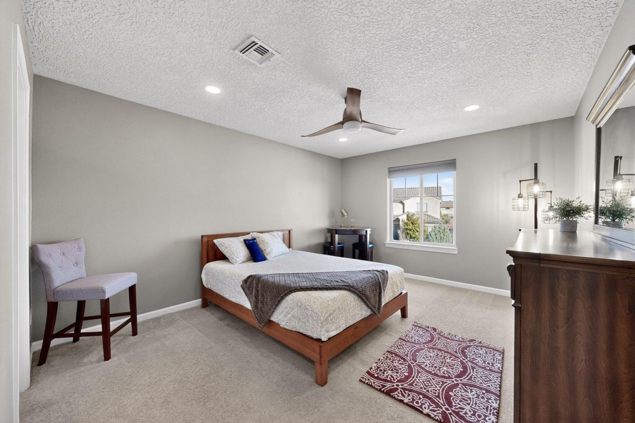 Rio Rancho, New Mexico, 87124, United States, 5 Bedrooms Bedrooms, ,3 BathroomsBathrooms,Residential,For Sale,1991836