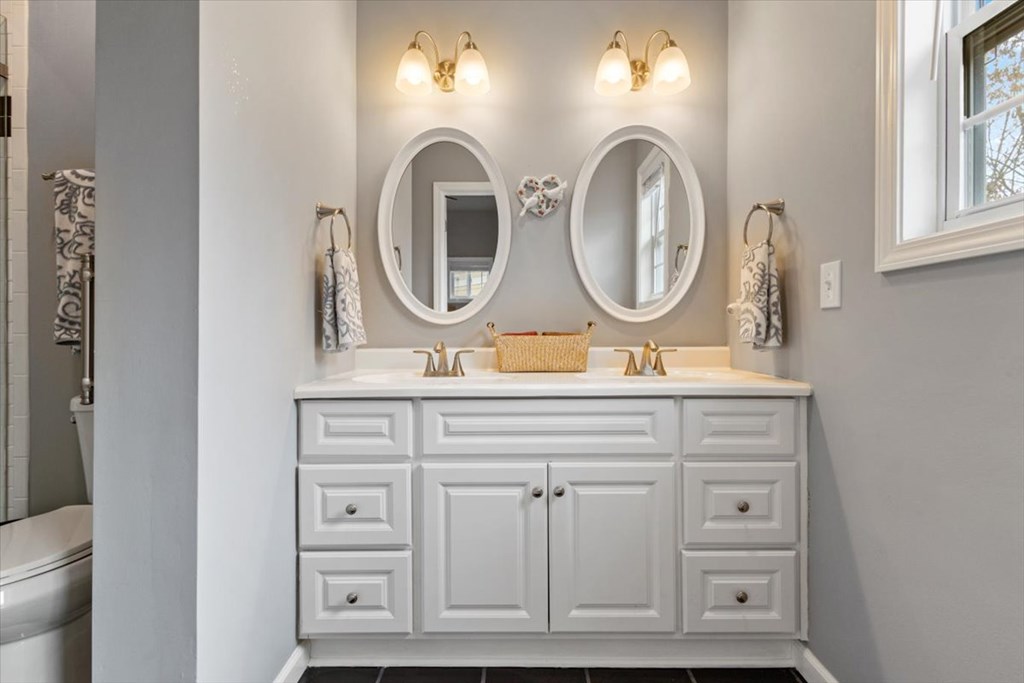 Blue Ridge, Georgia, 30513, United States, 3 Bedrooms Bedrooms, ,2 BathroomsBathrooms,Residential,For Sale,1979070