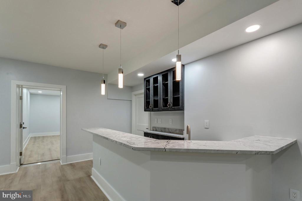 Herndon, Virginia, 20170, United States, 6 Bedrooms Bedrooms, ,6 BathroomsBathrooms,Residential,For Sale,1941281