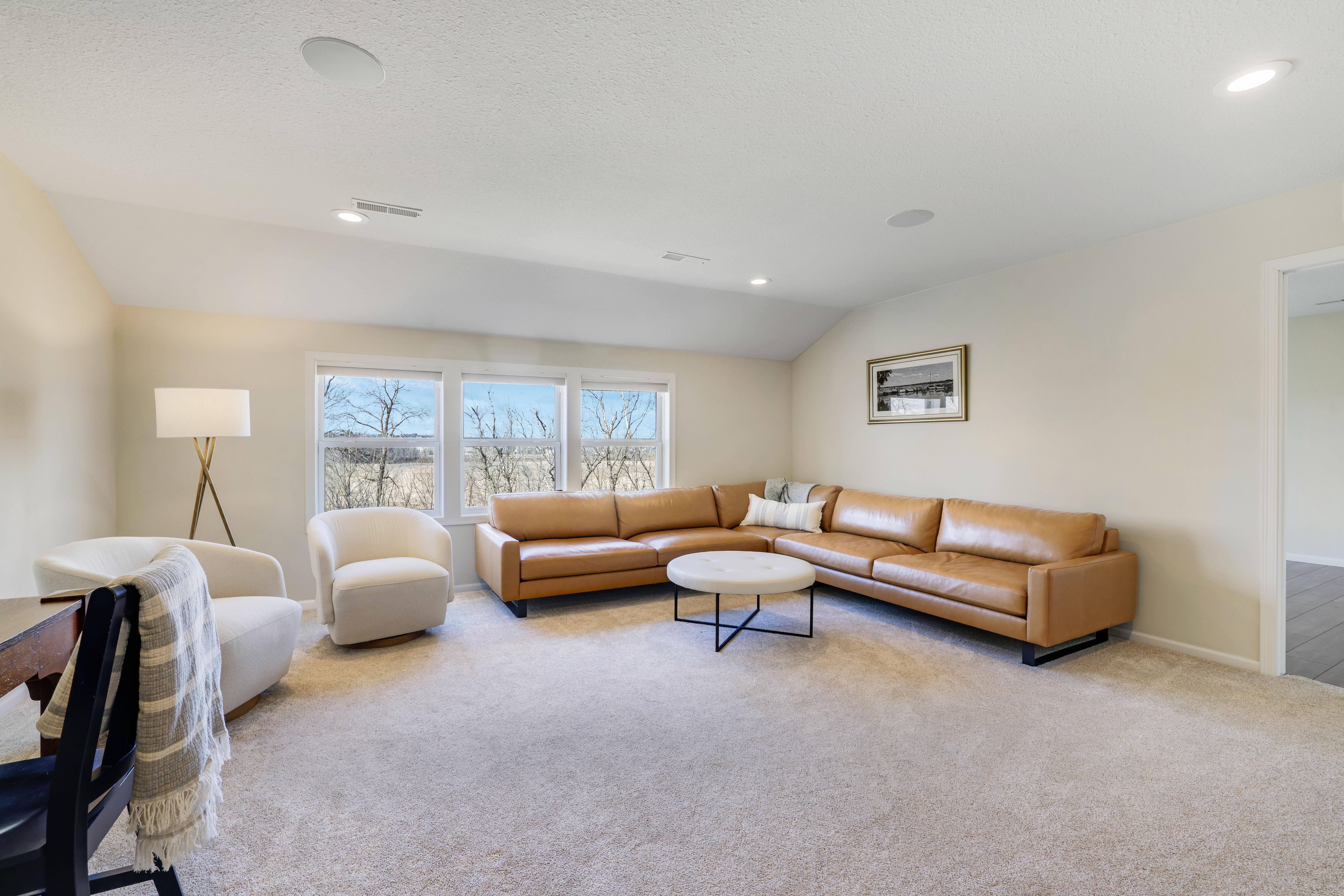  Refined Plymouth Retreat Backing to Nature - 物件實景