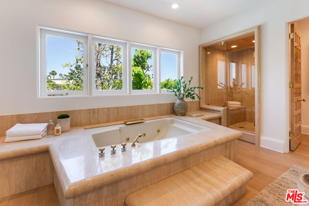 Beverly Hills, California, 90210, United States, 6 Bedrooms Bedrooms, ,8 BathroomsBathrooms,Residential,For Sale,1926509