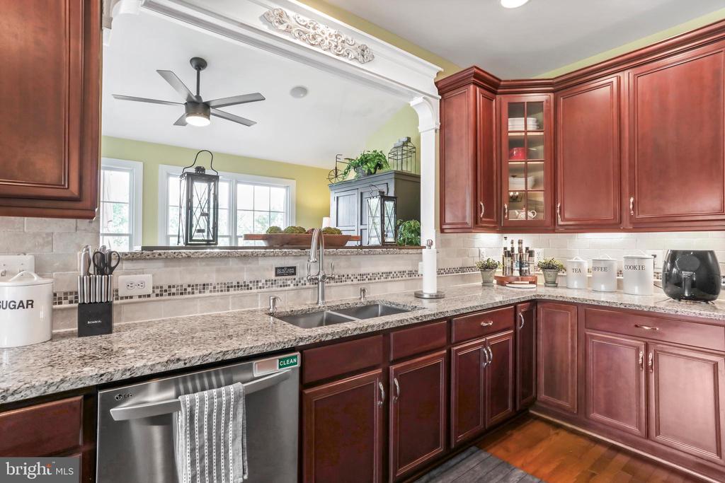Waterford, Virginia, 20197, United States, 4 Bedrooms Bedrooms, ,5 BathroomsBathrooms,Residential,For Sale,1941290