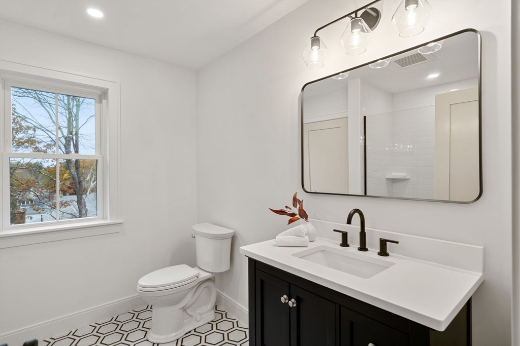 Reading, Massachusetts, 01867, United States, 4 Bedrooms Bedrooms, ,5 BathroomsBathrooms,Residential,For Sale,1988316