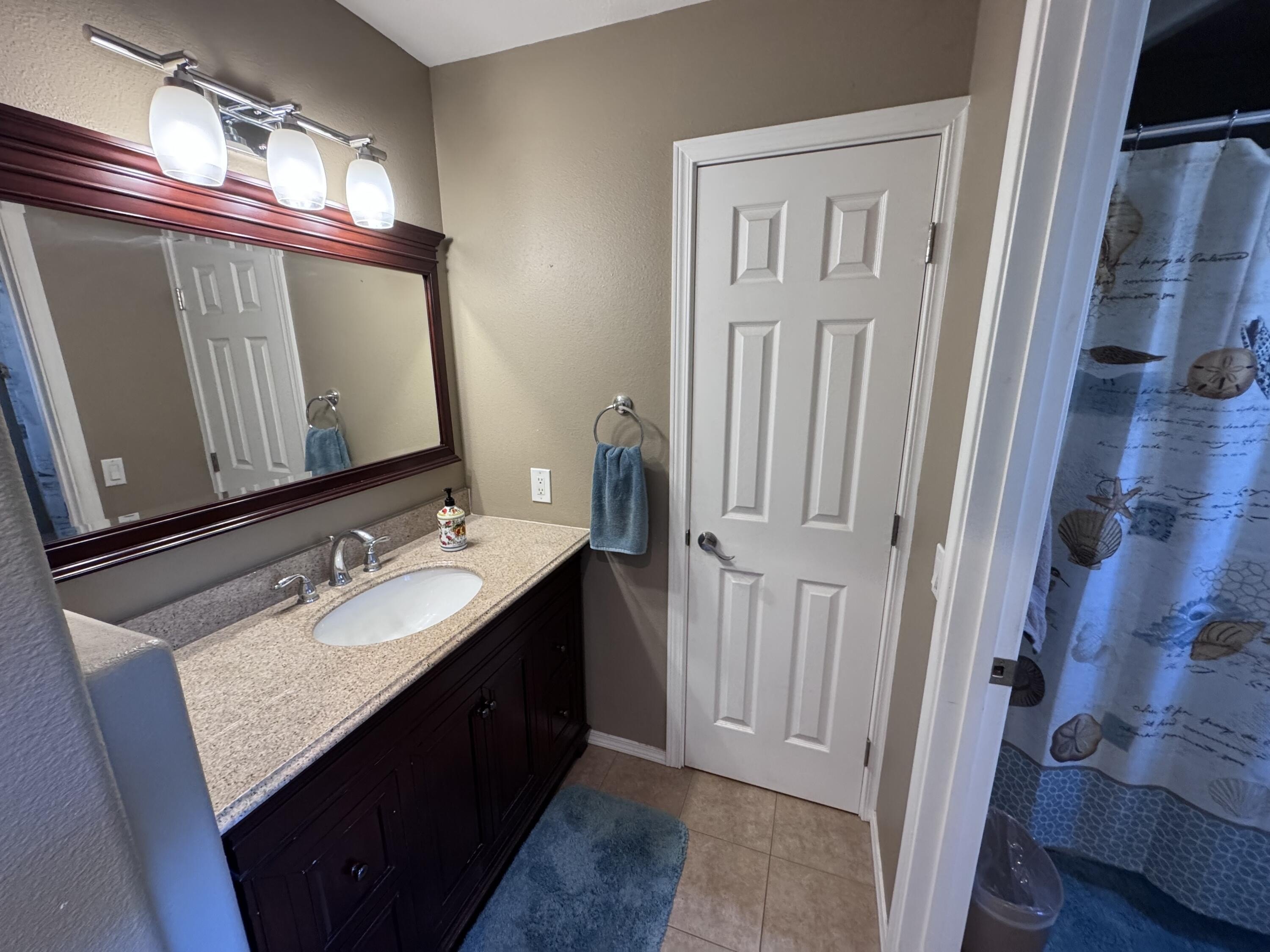 Rogue River, Oregon, 97537, United States, 3 Bedrooms Bedrooms, ,4 BathroomsBathrooms,Residential,For Sale,1982617