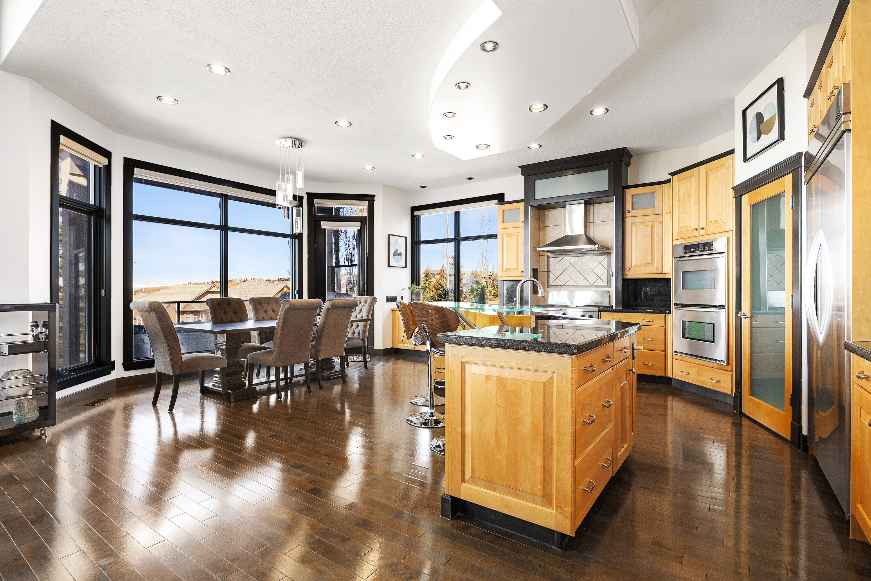 Elevated Mountain View Living - 物件實景