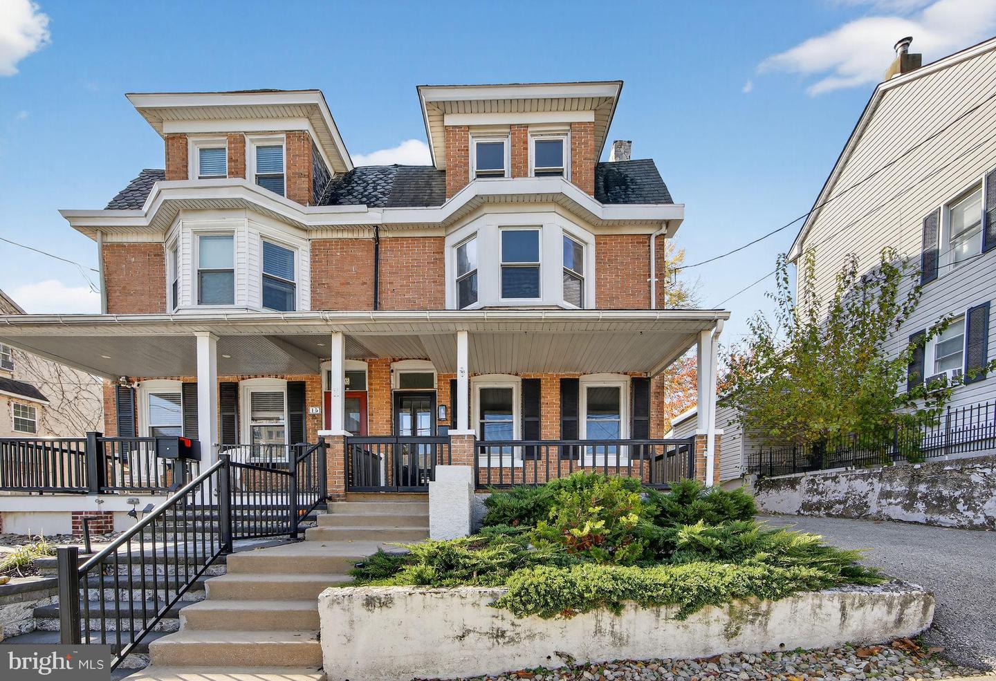 Conshohocken, Pennsylvania, 19428, United States, 3 Bedrooms Bedrooms, ,3 BathroomsBathrooms,Residential,For Sale,1989240