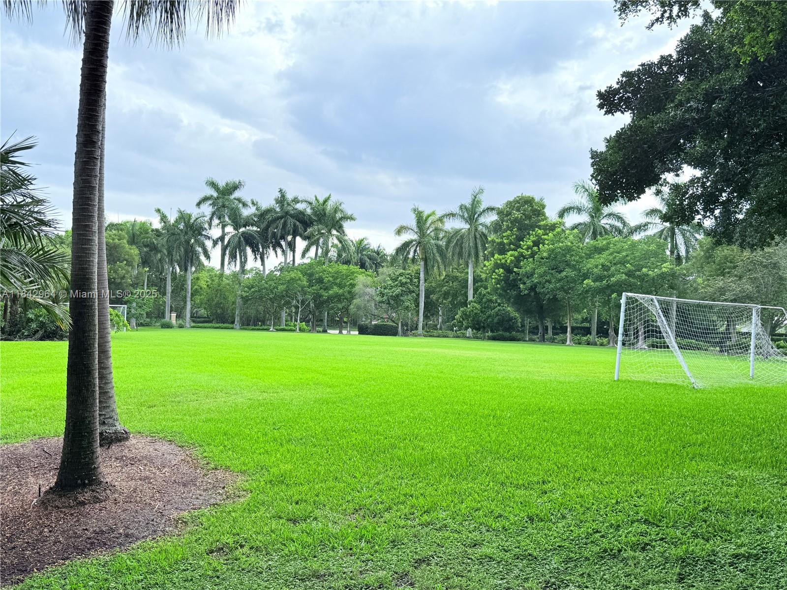 Weston, Florida, 33326, United States, 5 Bedrooms Bedrooms, ,4 BathroomsBathrooms,Residential,For Sale,1987523