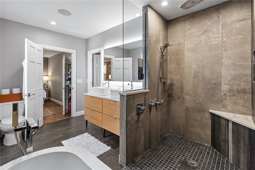 East Liberty, Pennsylvania, 15206, United States, 4 Bedrooms Bedrooms, ,4 BathroomsBathrooms,Residential,For Sale,1950996
