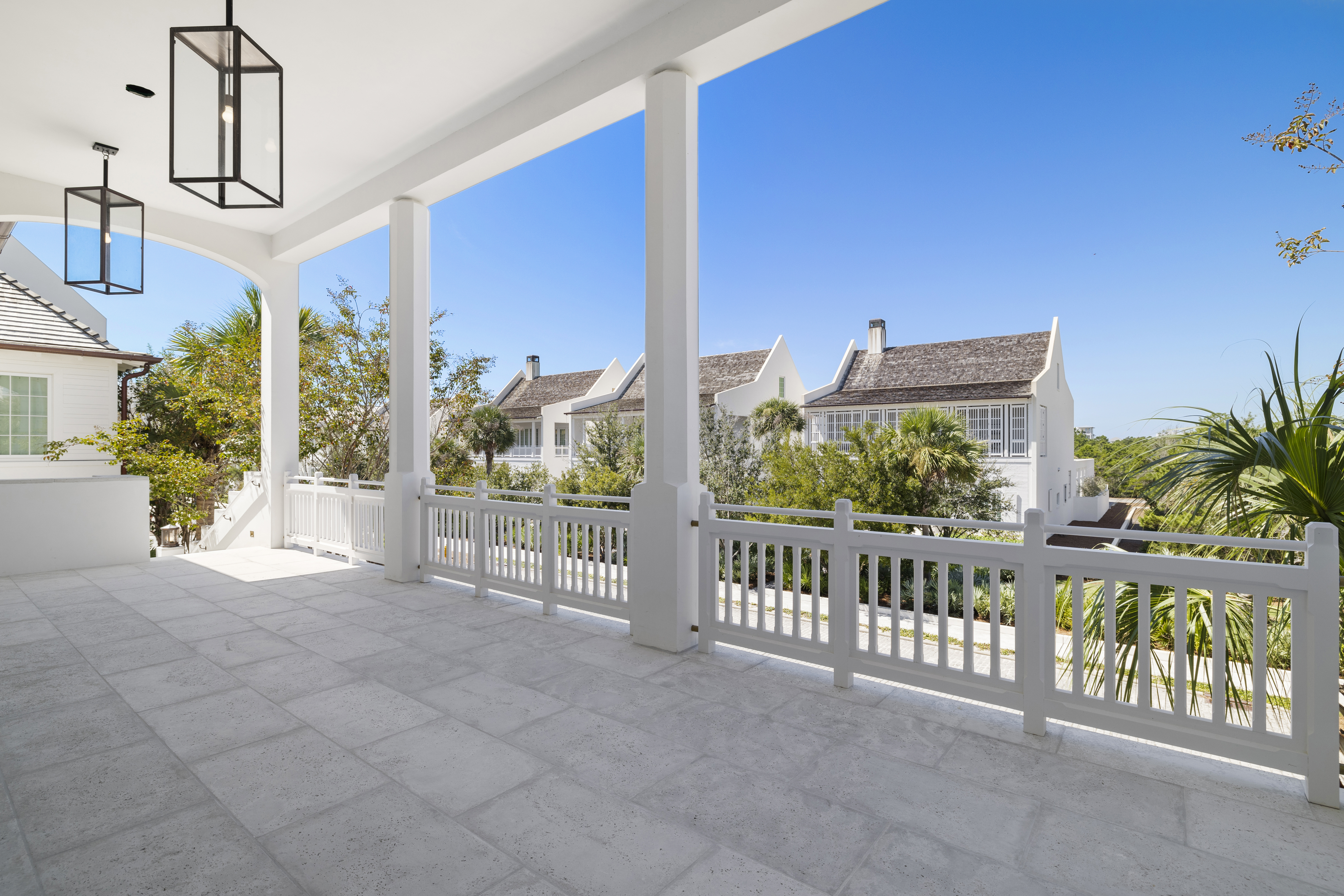  Architectural Gem With Pool And Carriage House - 物件實景