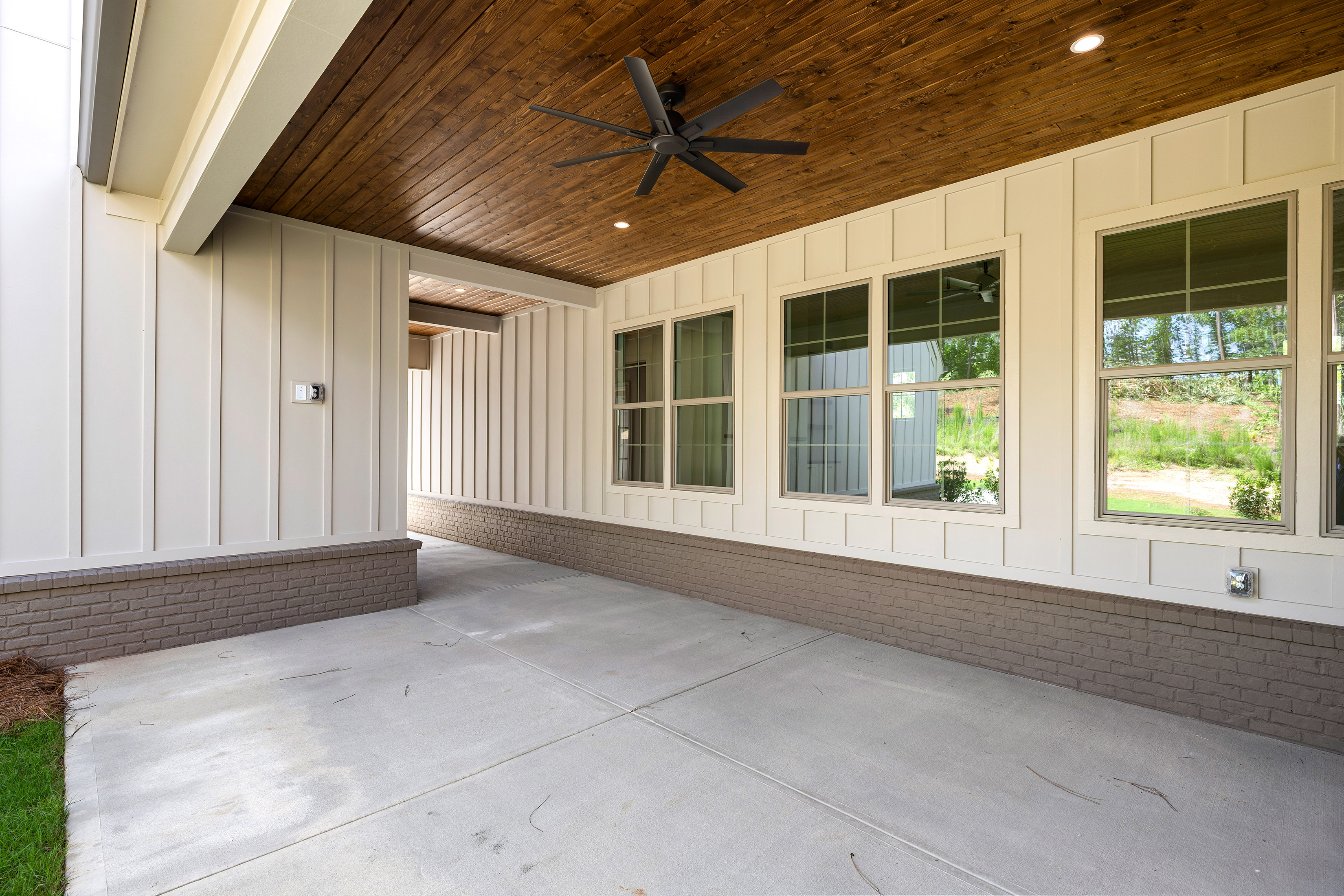  Beautiful New Construction With European Flair in Arbor Springs - 物件實景