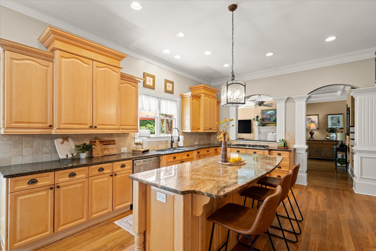 Carrollton, Georgia, 30116, United States, 6 Bedrooms Bedrooms, ,5 BathroomsBathrooms,Residential,For Sale,1893657