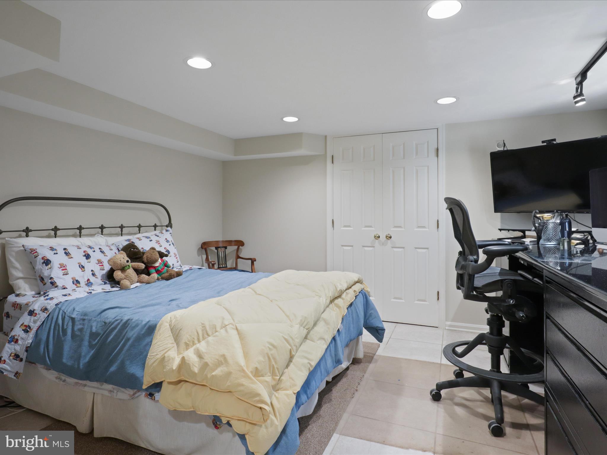 Arlington, Virginia, 22207, United States, 4 Bedrooms Bedrooms, ,4 BathroomsBathrooms,Residential,For Sale,1792386