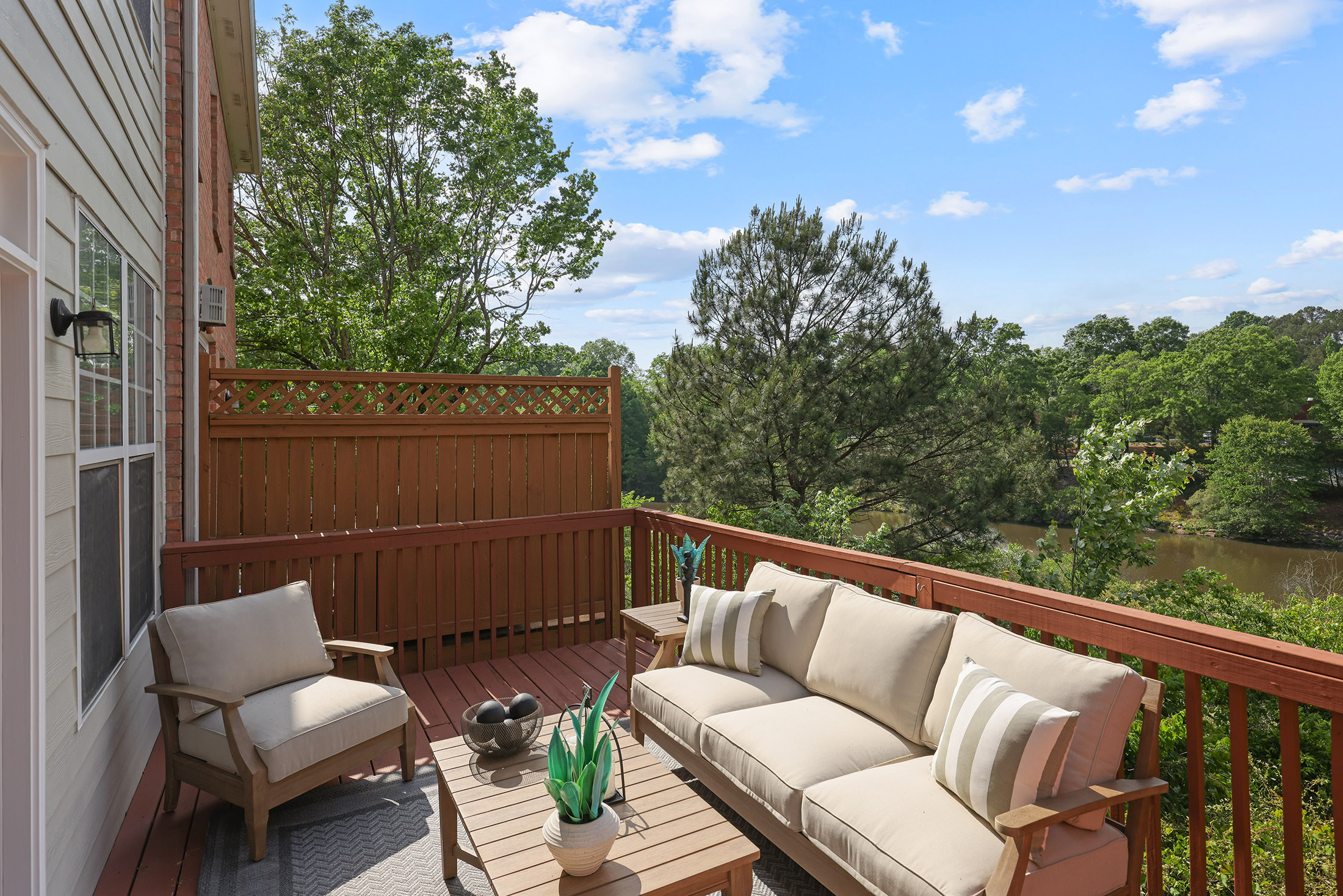  Move-in Ready Townhome in Highlands View - 物件實景