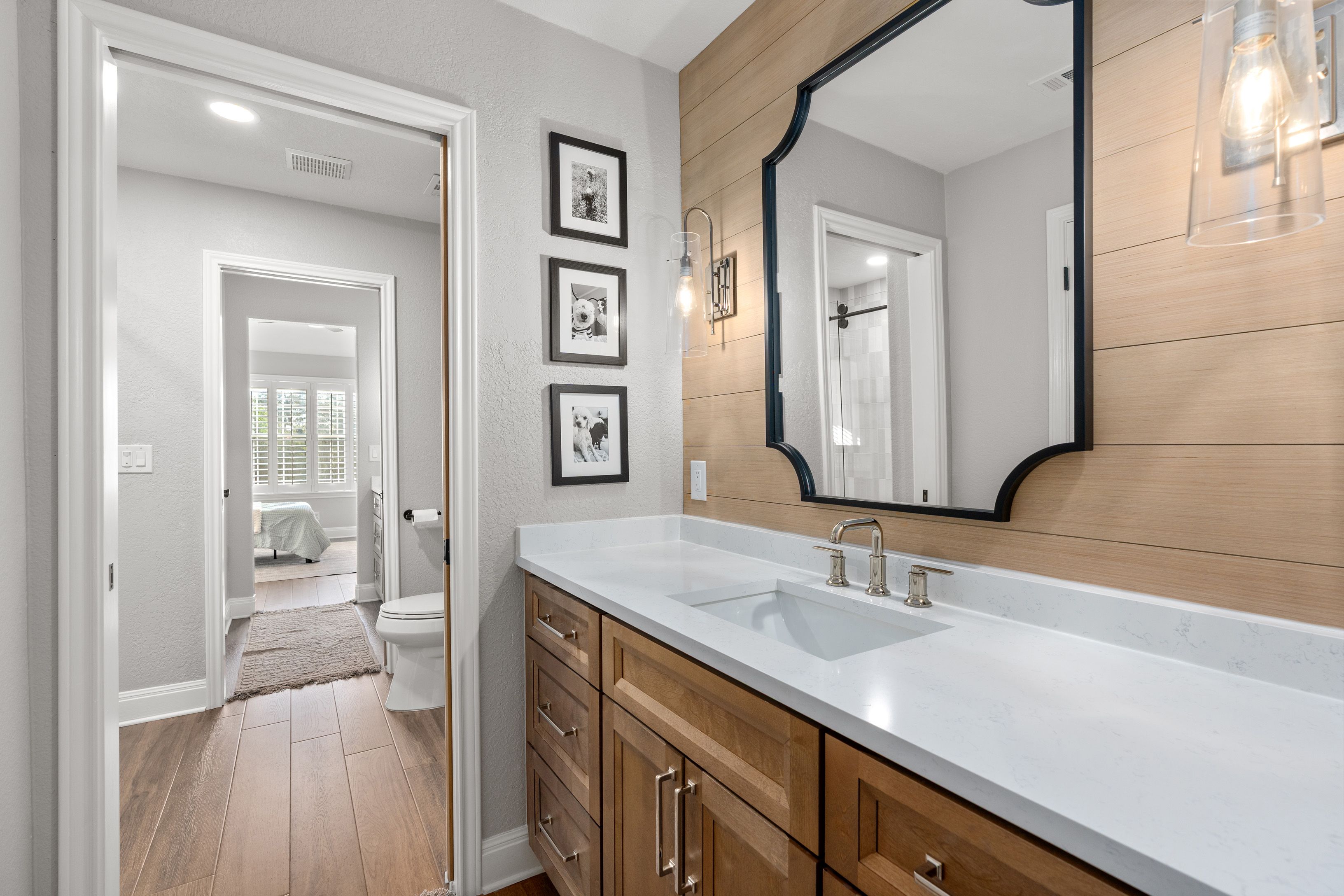  Stunning Remodel Near Private Lake & Trails - 物件實景