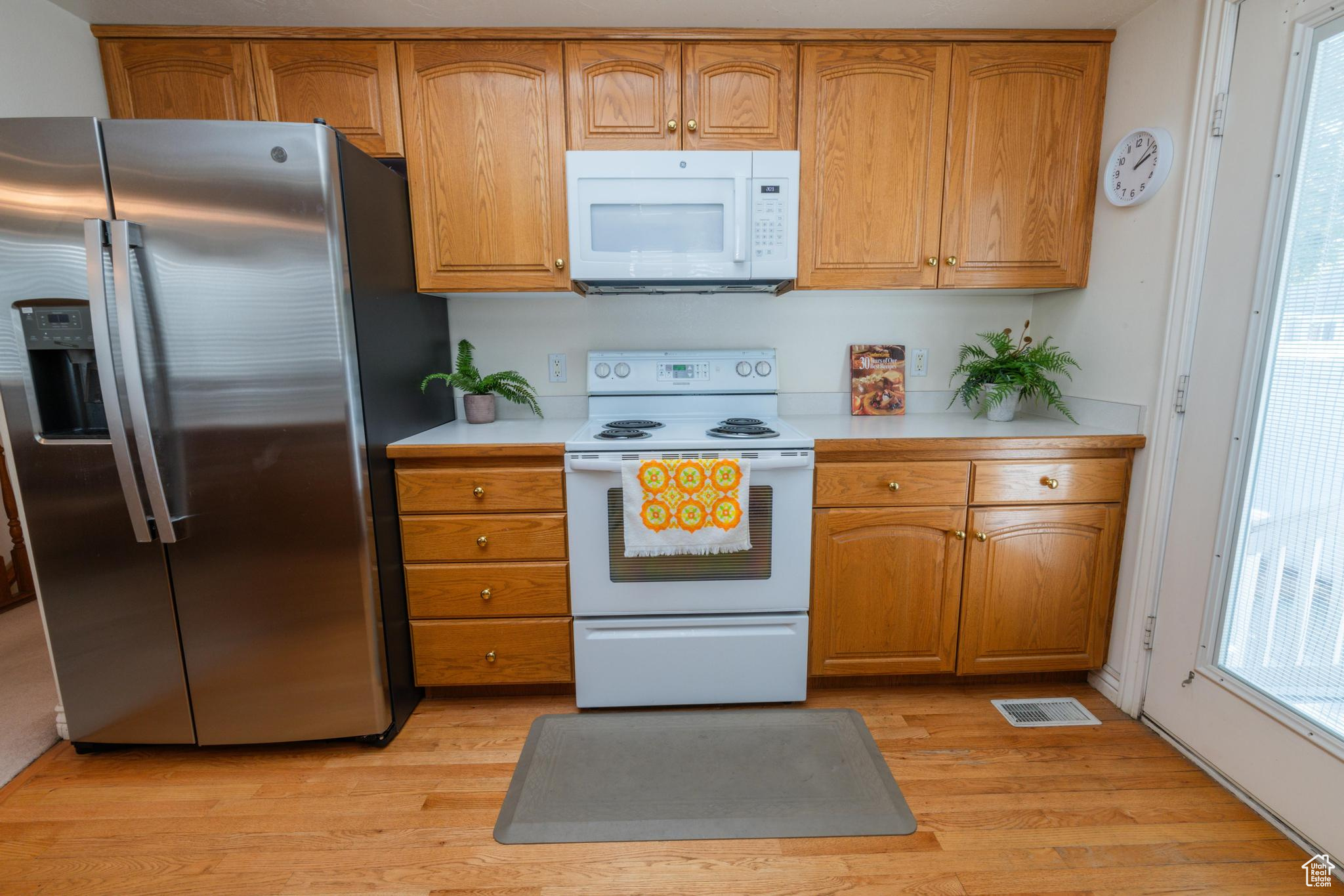 Orem, Utah, 84057, United States, 5 Bedrooms Bedrooms, ,2 BathroomsBathrooms,Residential,For Sale,1960499