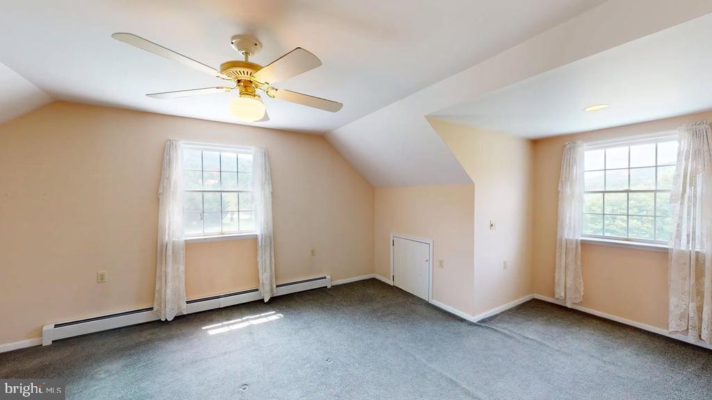 MATHIAS, West Virginia, 26812, United States, 3 Bedrooms Bedrooms, ,3 BathroomsBathrooms,Residential,For Sale,1898386